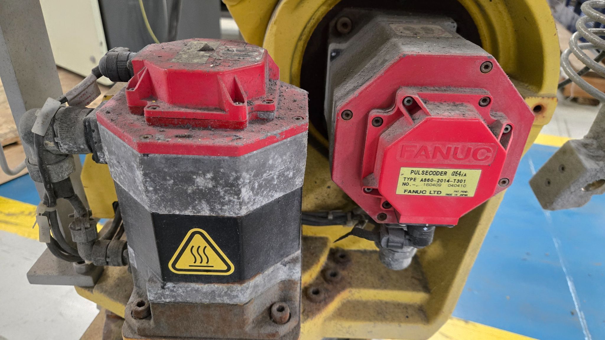 FANUC M‑16iB/20 Complete w/ R‑J3iB Controller USED 5