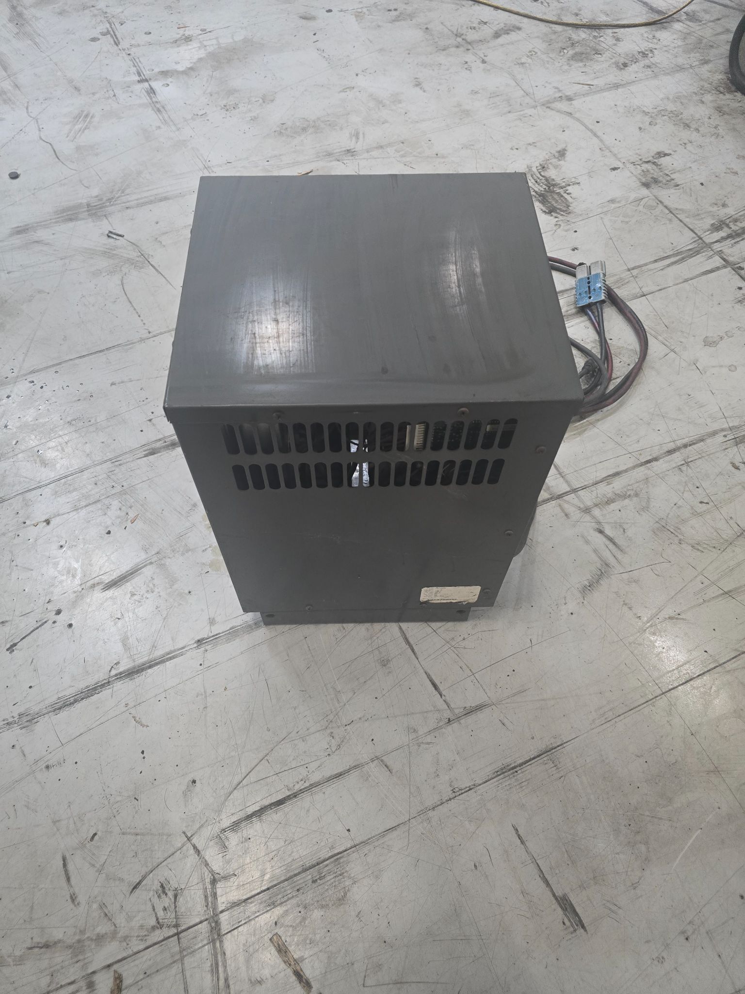 MAC PAC1240 BATTERY CHARGER USED 4