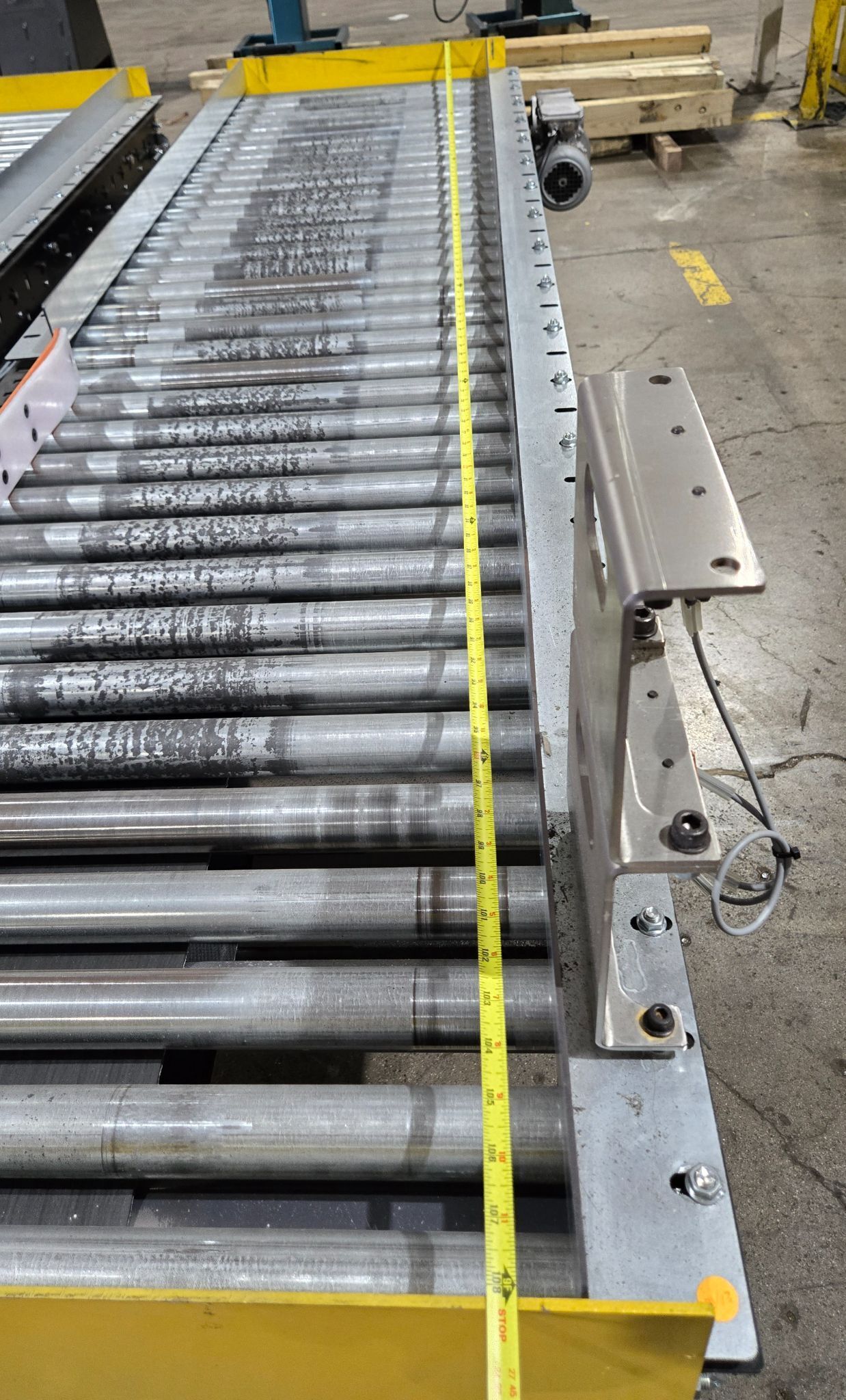 INDUSTRIAL KINETICS Roller Conveyor Lane 23.5" x 108" USED 6