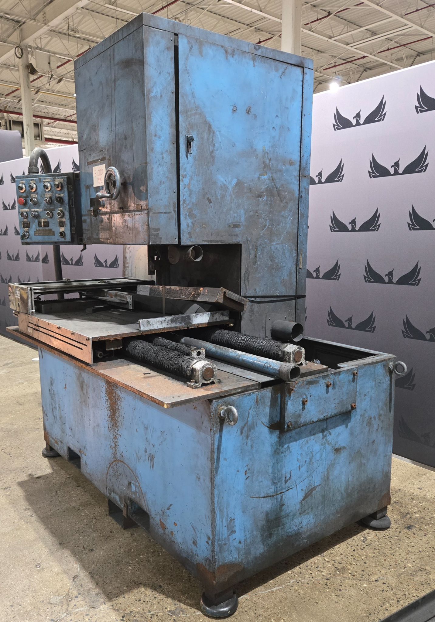 Automatic Vertical Bandsaw USED 1