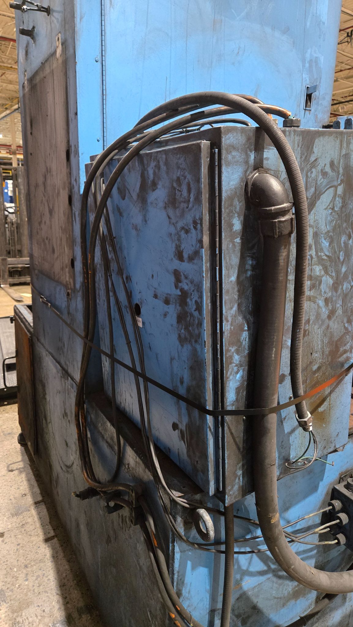 Automatic Vertical Bandsaw USED 3