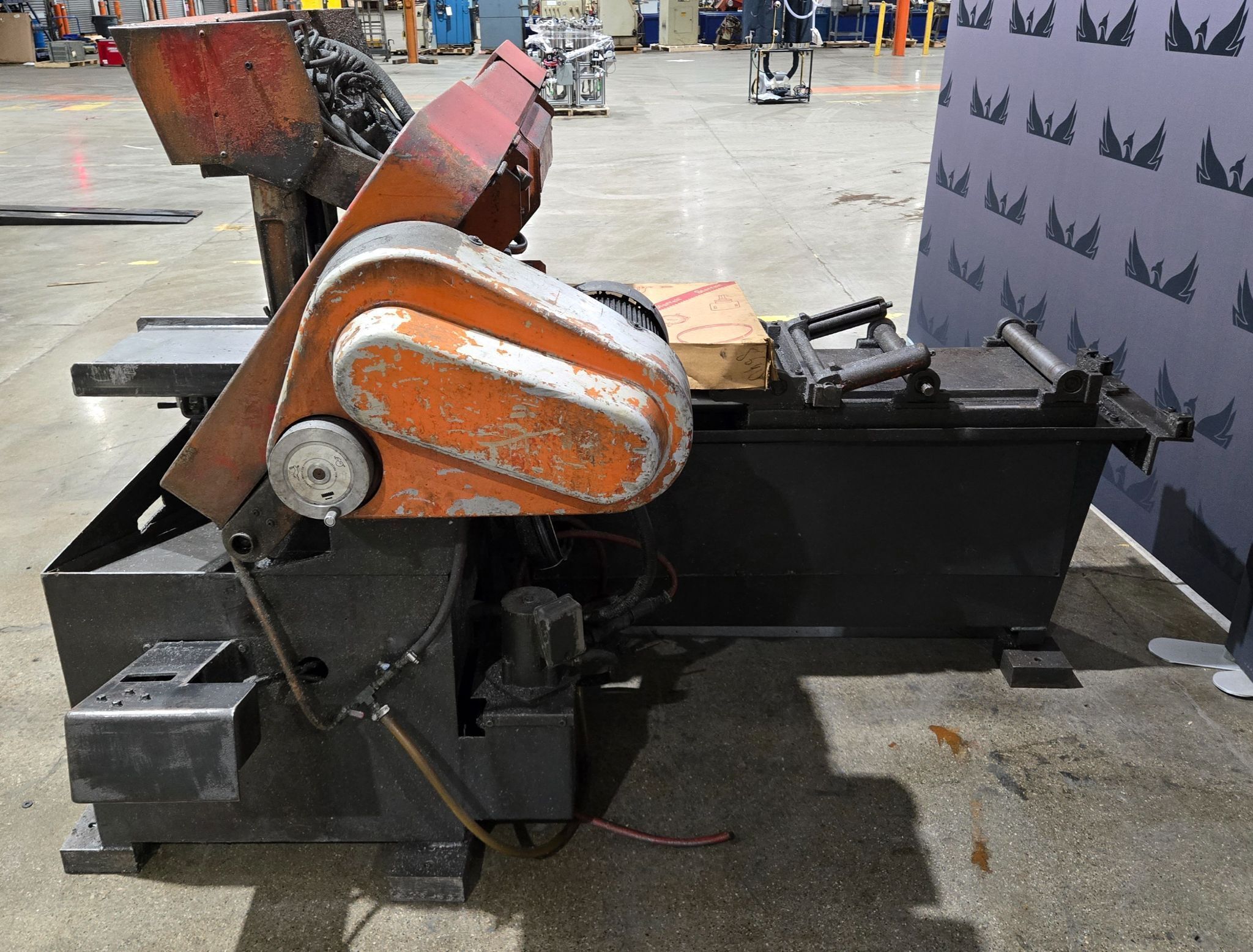 AMADA HA-400 HORIZONTAL BANDSAW USED 1