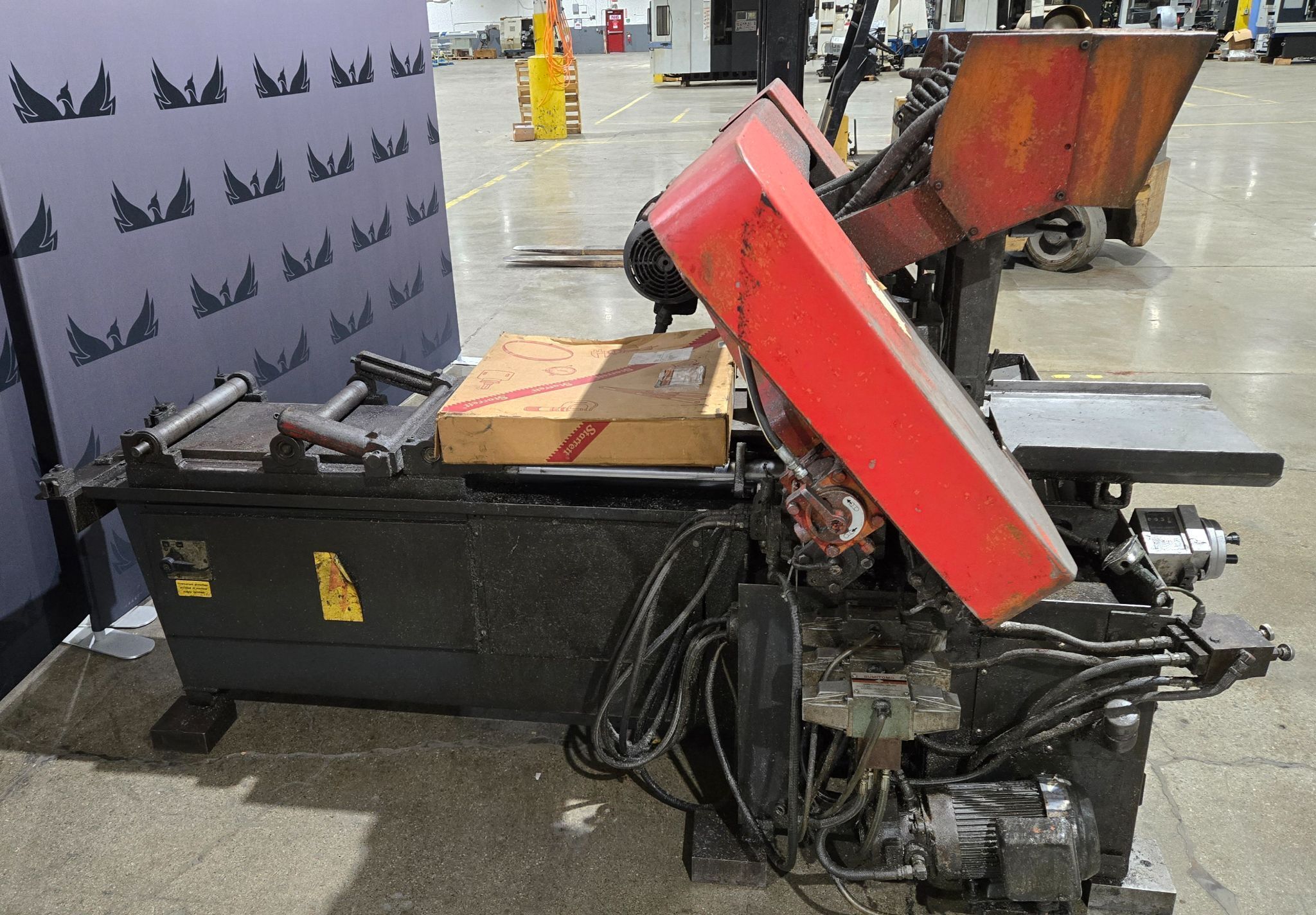 AMADA HA-400 HORIZONTAL BANDSAW USED 2