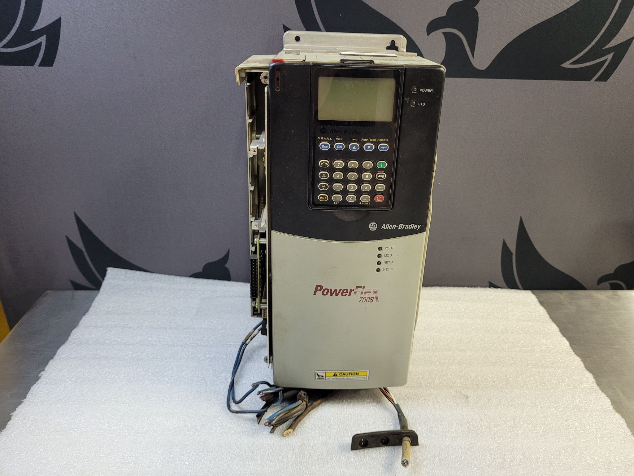 ALLEN‑BRADLEY 20DE1P7A0EYNANAUE PowerFlex AC Drive USED 0
