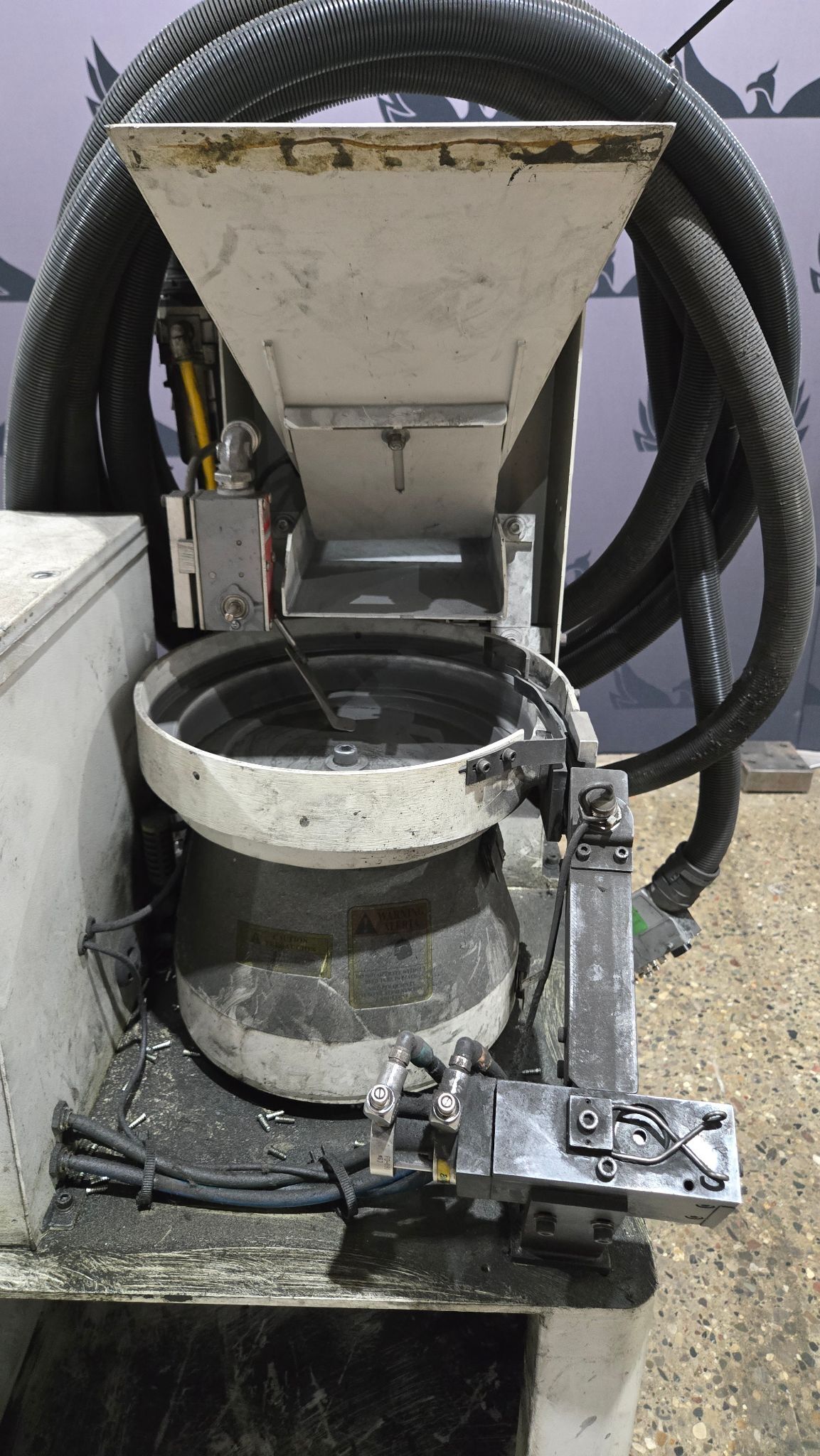 EMHART TEKNOLOGIES ETF12B Vibratory Bowl Feeder Fastener Feeding System USED 2