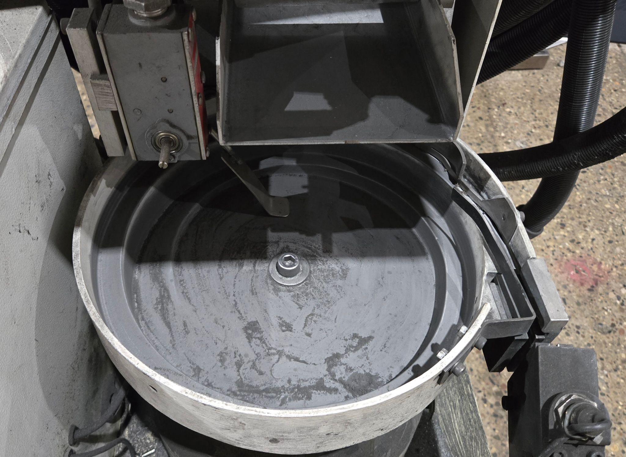 EMHART TEKNOLOGIES ETF12B Vibratory Bowl Feeder Fastener Feeding System USED 3