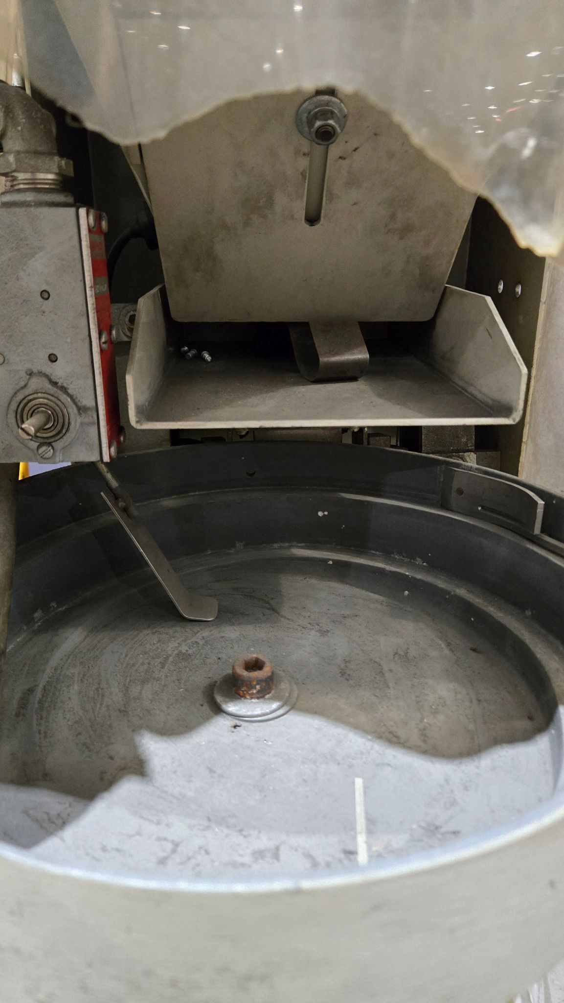 EMHART TEKNOLOGIES ETF12B Vibratory Bowl Feeder Fastener Feeding System USED 3