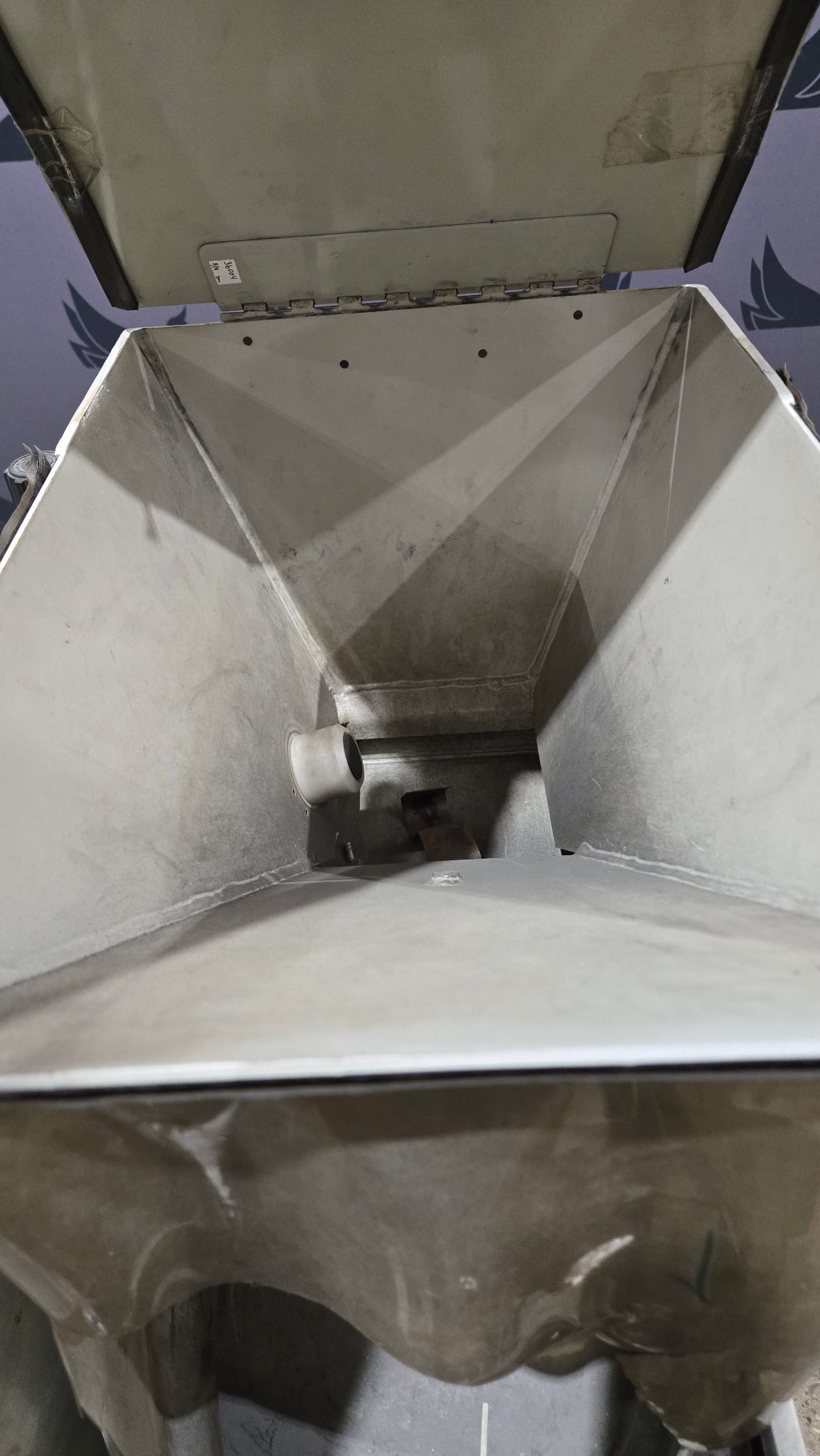 EMHART TEKNOLOGIES ETF12B Vibratory Bowl Feeder Fastener Feeding System USED 4