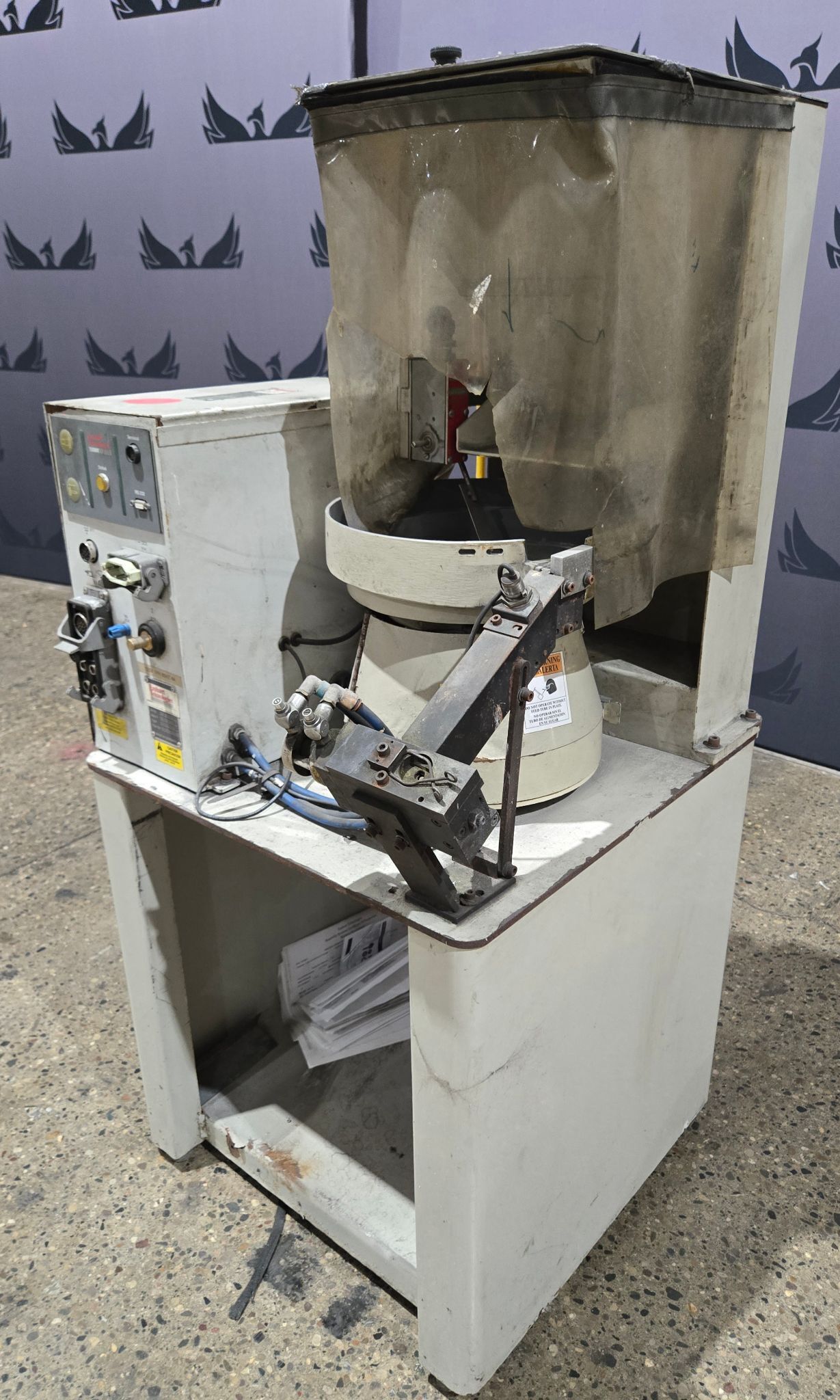 EMHART TEKNOLOGIES ETF12B Vibratory Bowl Feeder Fastener Feeding System USED 5