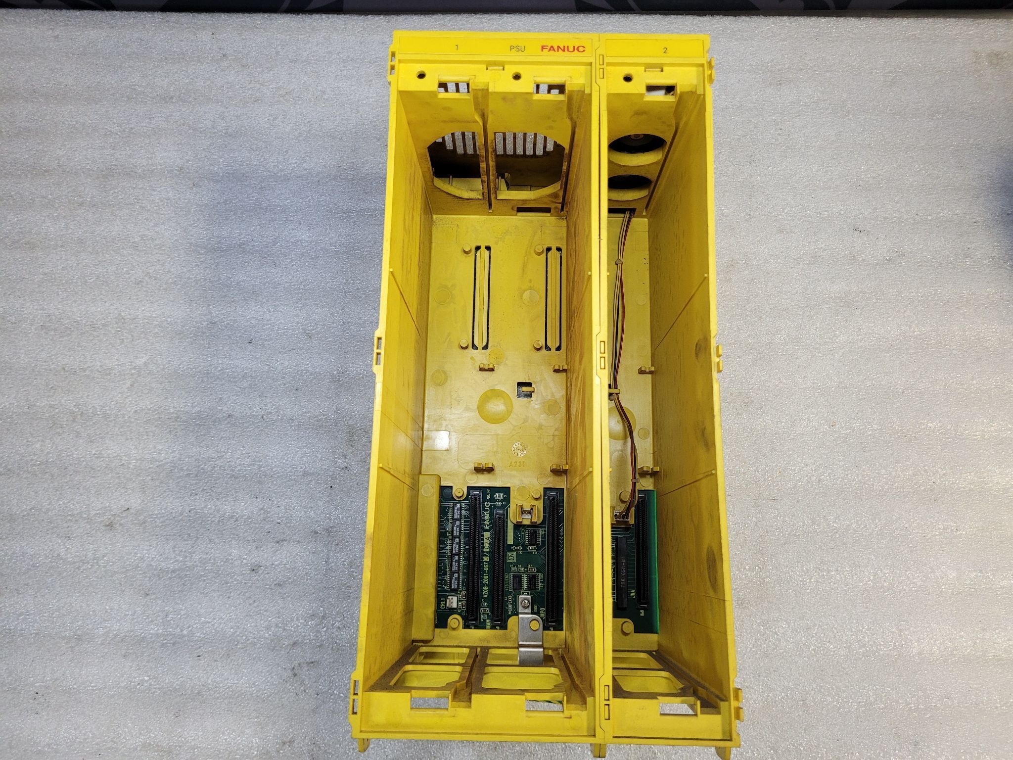 FANUC A05B‑2316‑C105 3‑Slot Backplane Assembly USED 1