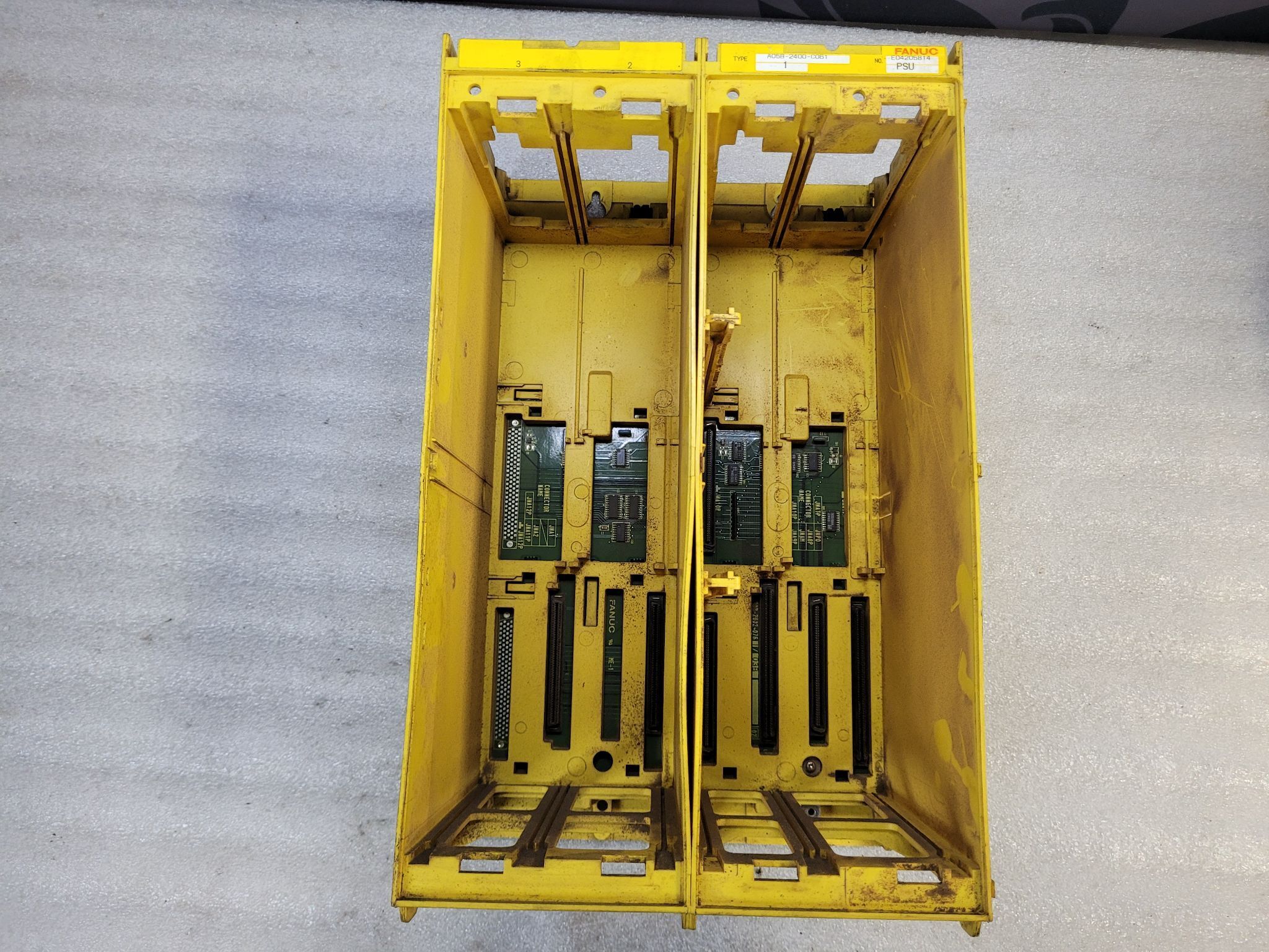 FANUC A05B‑2400‑C061 4‑Slot Backplane Assembly USED 0