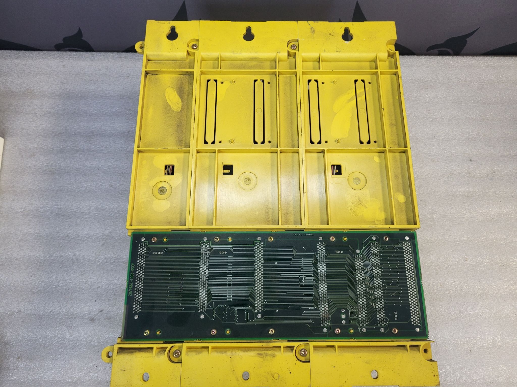 FANUC A05B‑2316‑C111 5‑Slot Backplane Enclosure USED 4