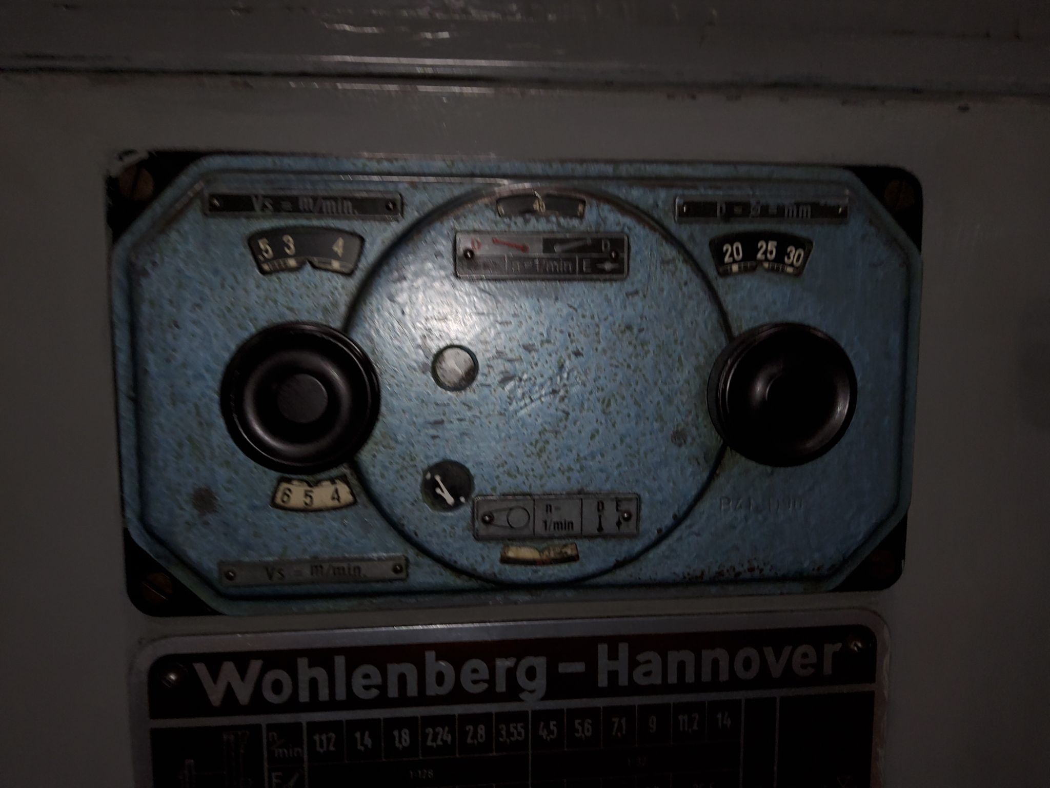 WOHLENBERG HANNOVER ENGINE LATHE 8