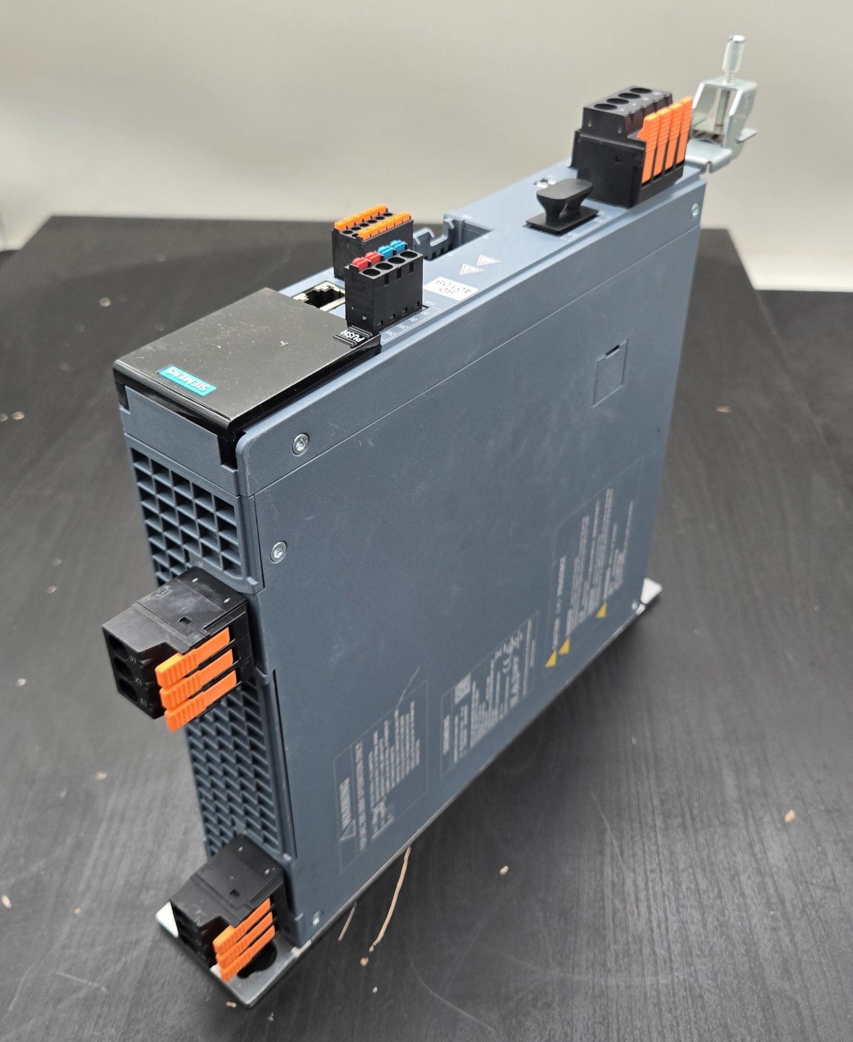 6SL3210-5HE11-0UF0 G120X 10HP 480V VFD Drive – USED 6