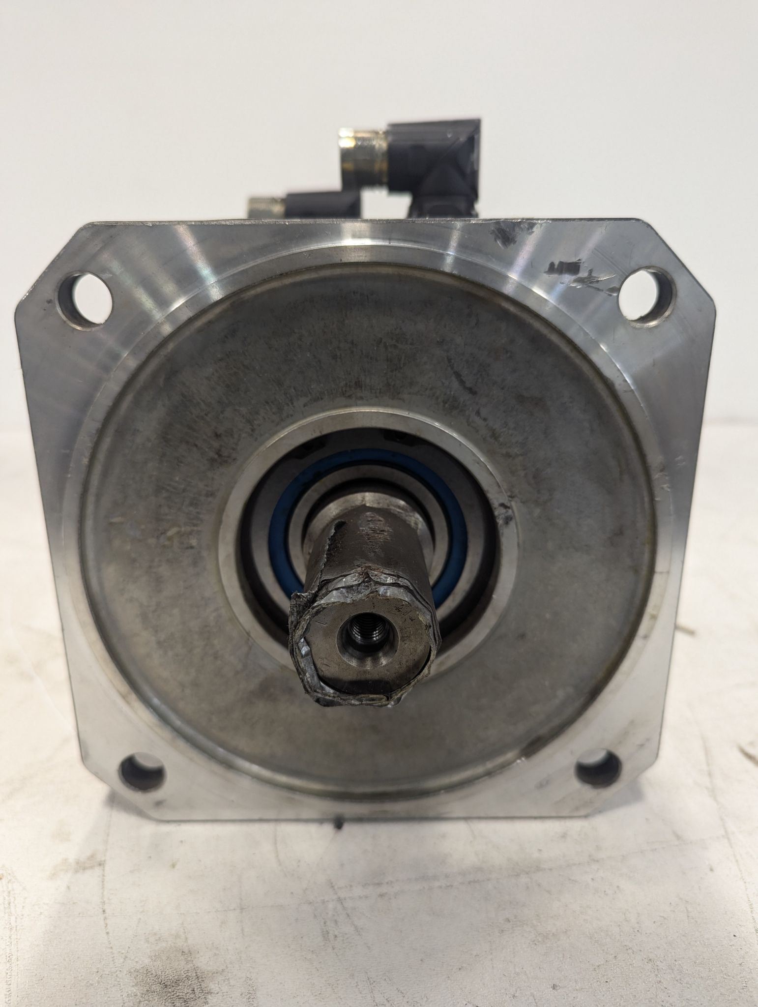 KUKA 1FK7100-5AZ91-1ZZ9-Z S05 AC Servo Motor Used 1