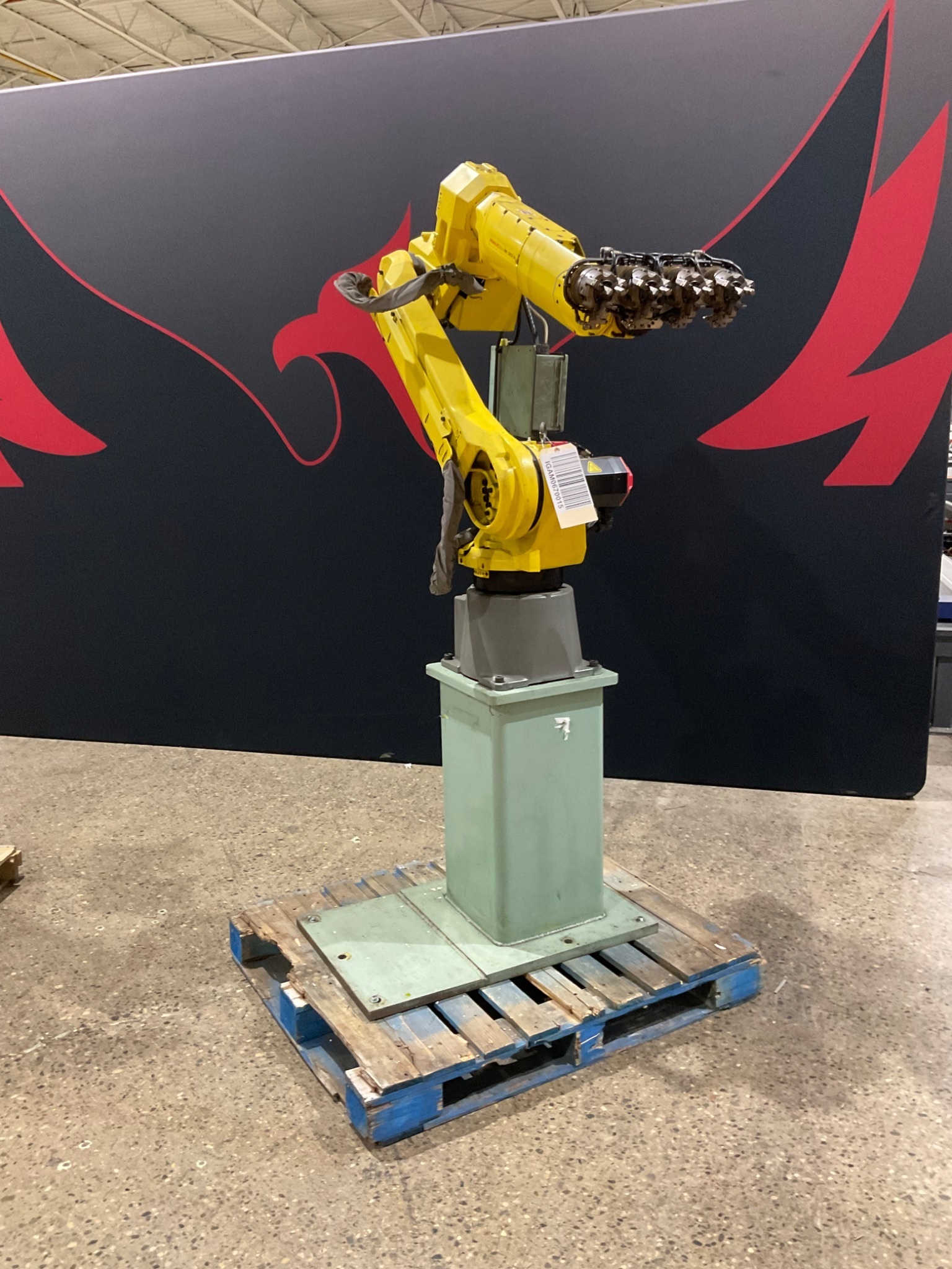 Fanuc M‑20iA Robot Complete with R‑30iB Controller USED 1