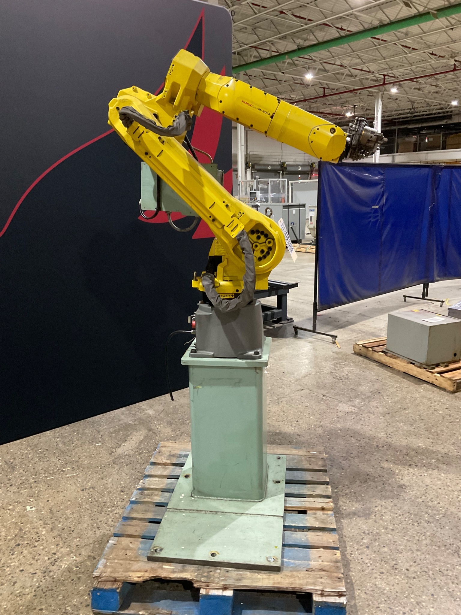 Fanuc M‑20iA Robot Complete with R‑30iB Controller USED 2