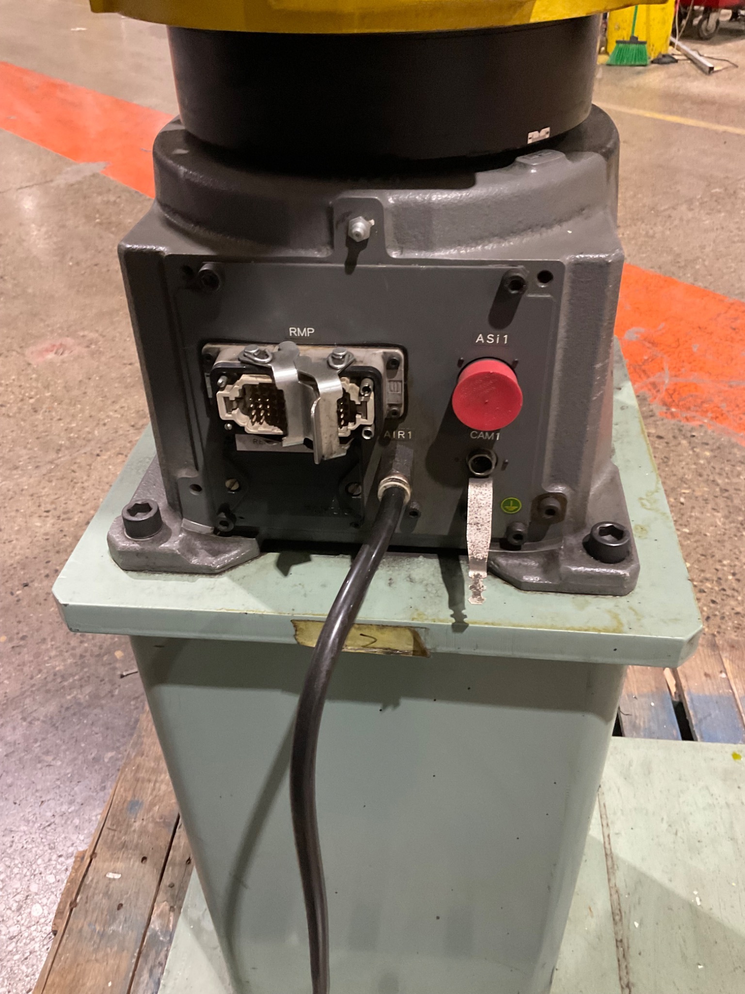 Fanuc M‑20iA Robot Complete with R‑30iB Controller USED 7
