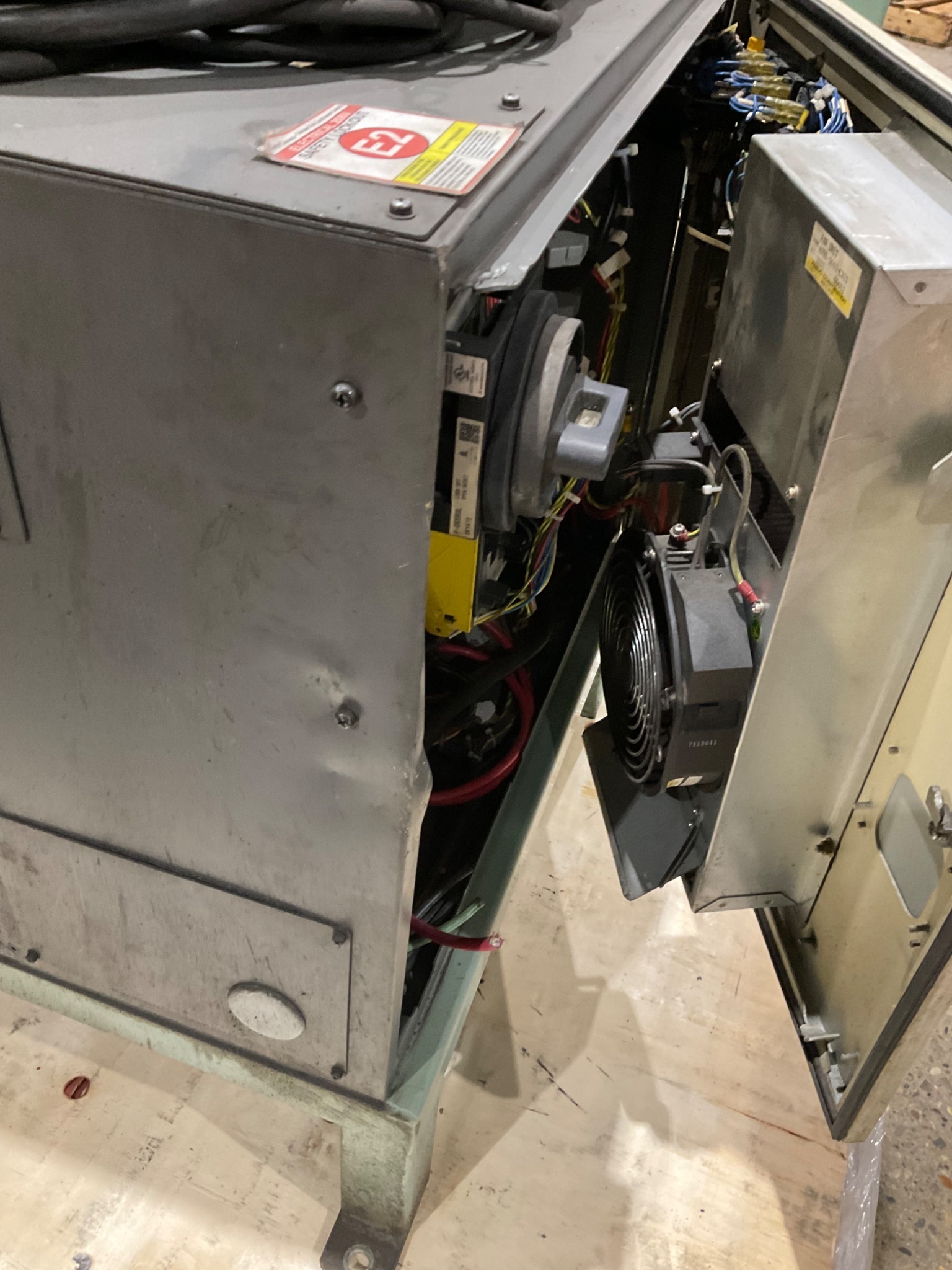 Fanuc M‑20iA Robot Complete with R‑30iB Controller USED 18