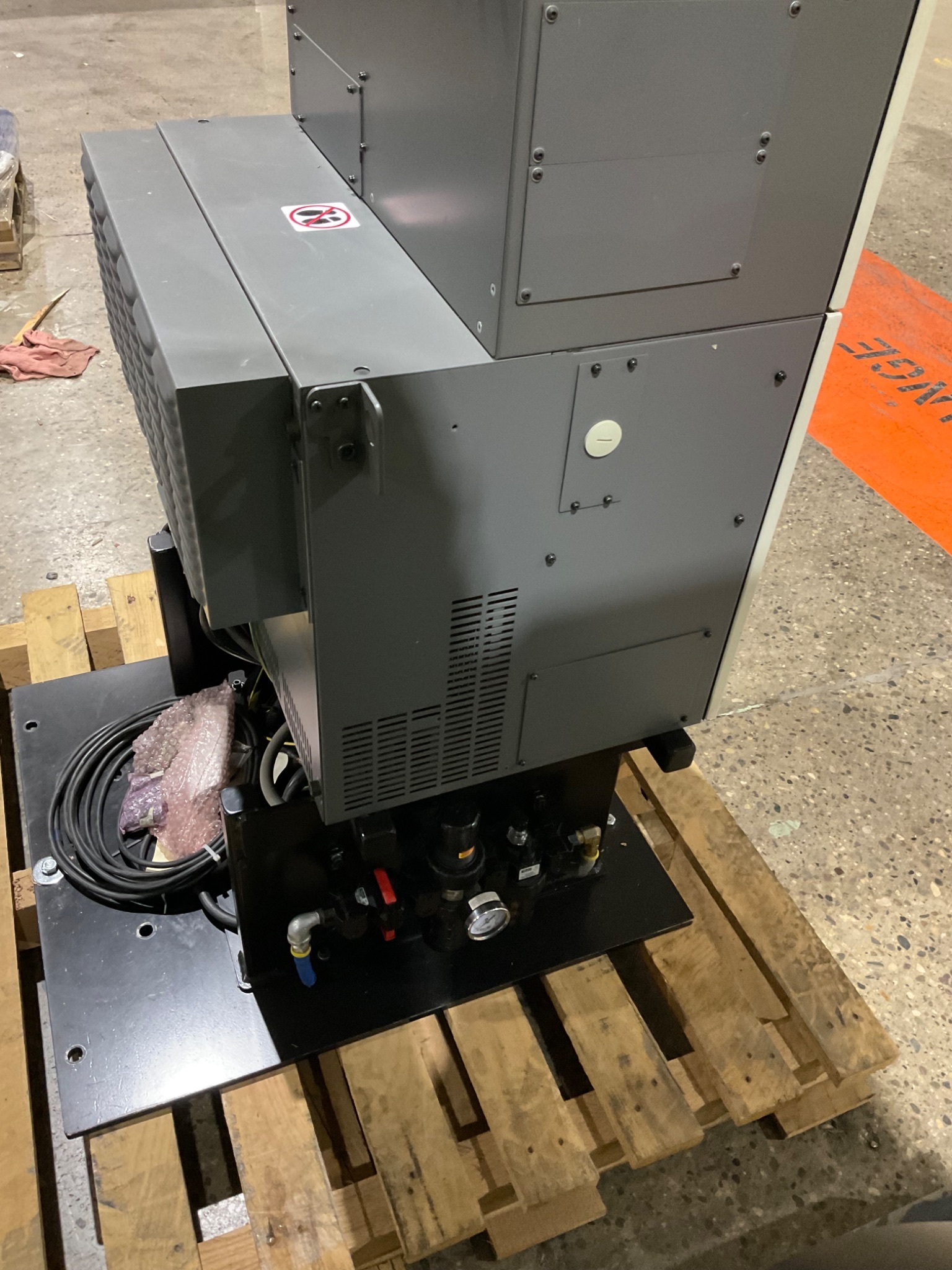 FANUC CR-35IA COBOT Complete W/ R-30IB Controller and EOA Vision System 10