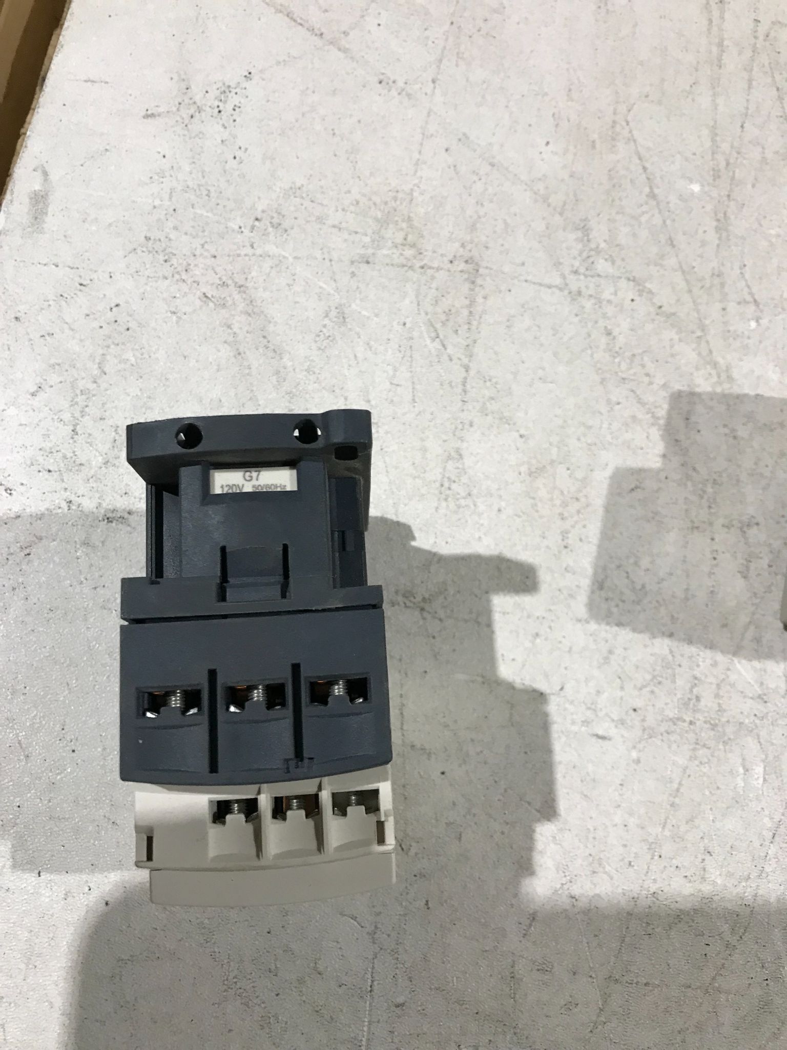 SCHNEIDER ELECTRIC LC1D18 TeSys D Contactor USED 1