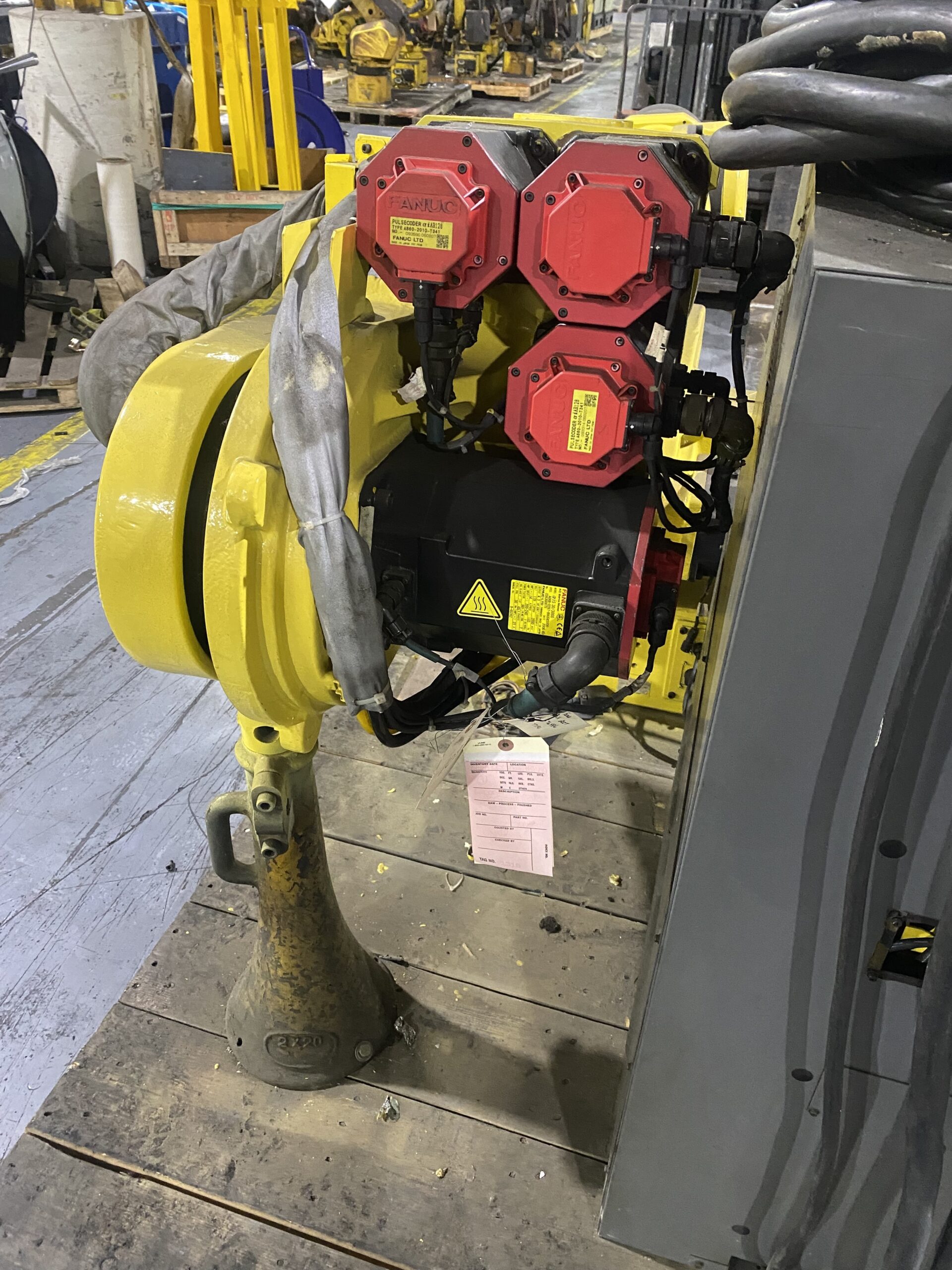 FANUC R‑2000iA/200T Complete w/ R‑J3iB Controller PARTS ONLY 3