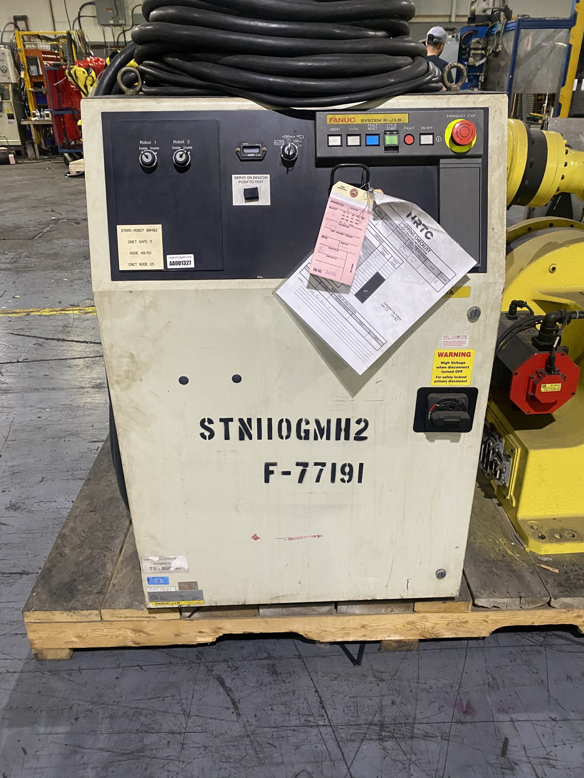 FANUC R‑2000iA/200T Complete w/ R‑J3iB Controller PARTS ONLY 6