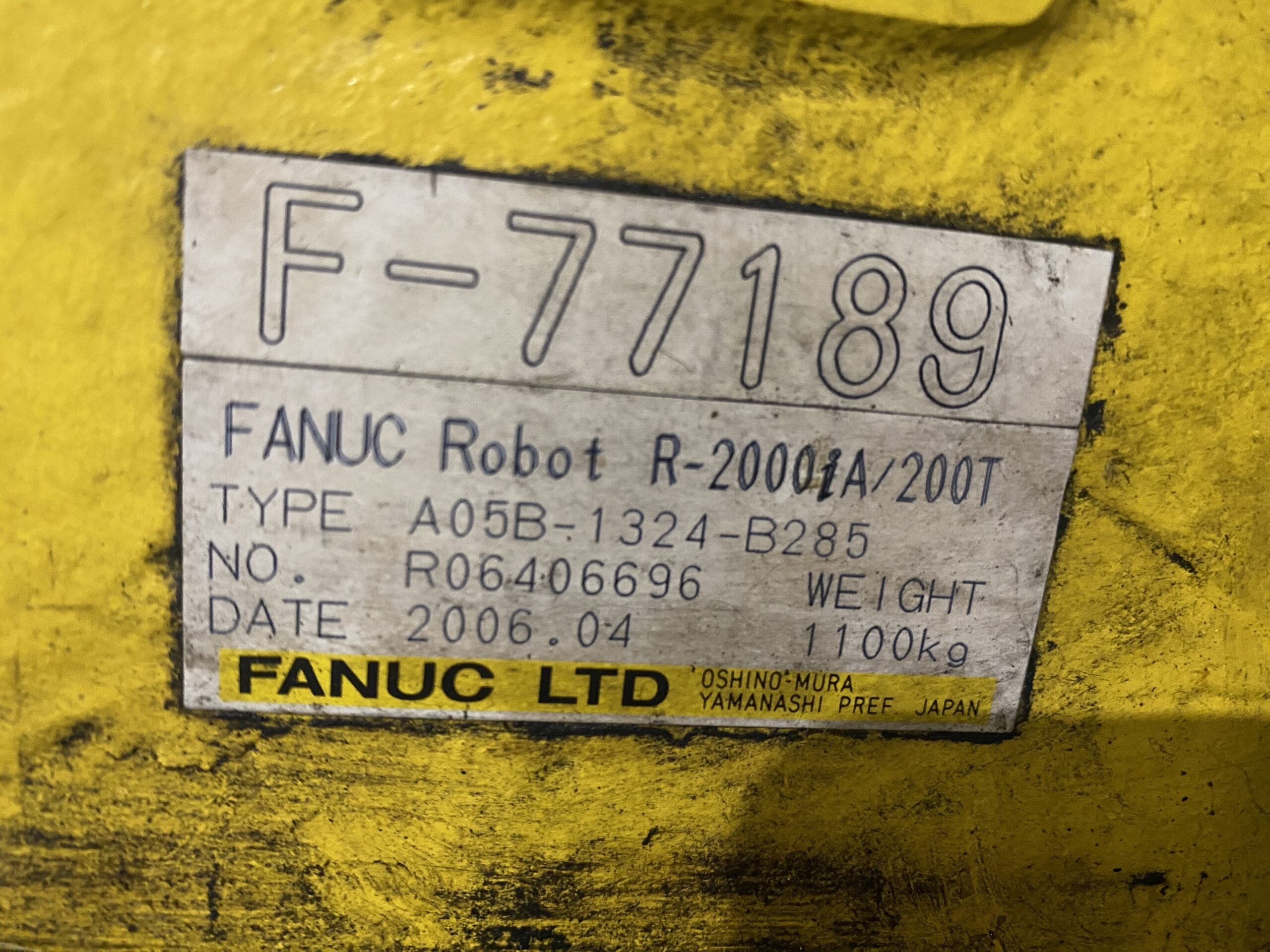 FANUC R‑2000iA/200T Complete w/ R‑J3iB Controller PARTS ONLY 5