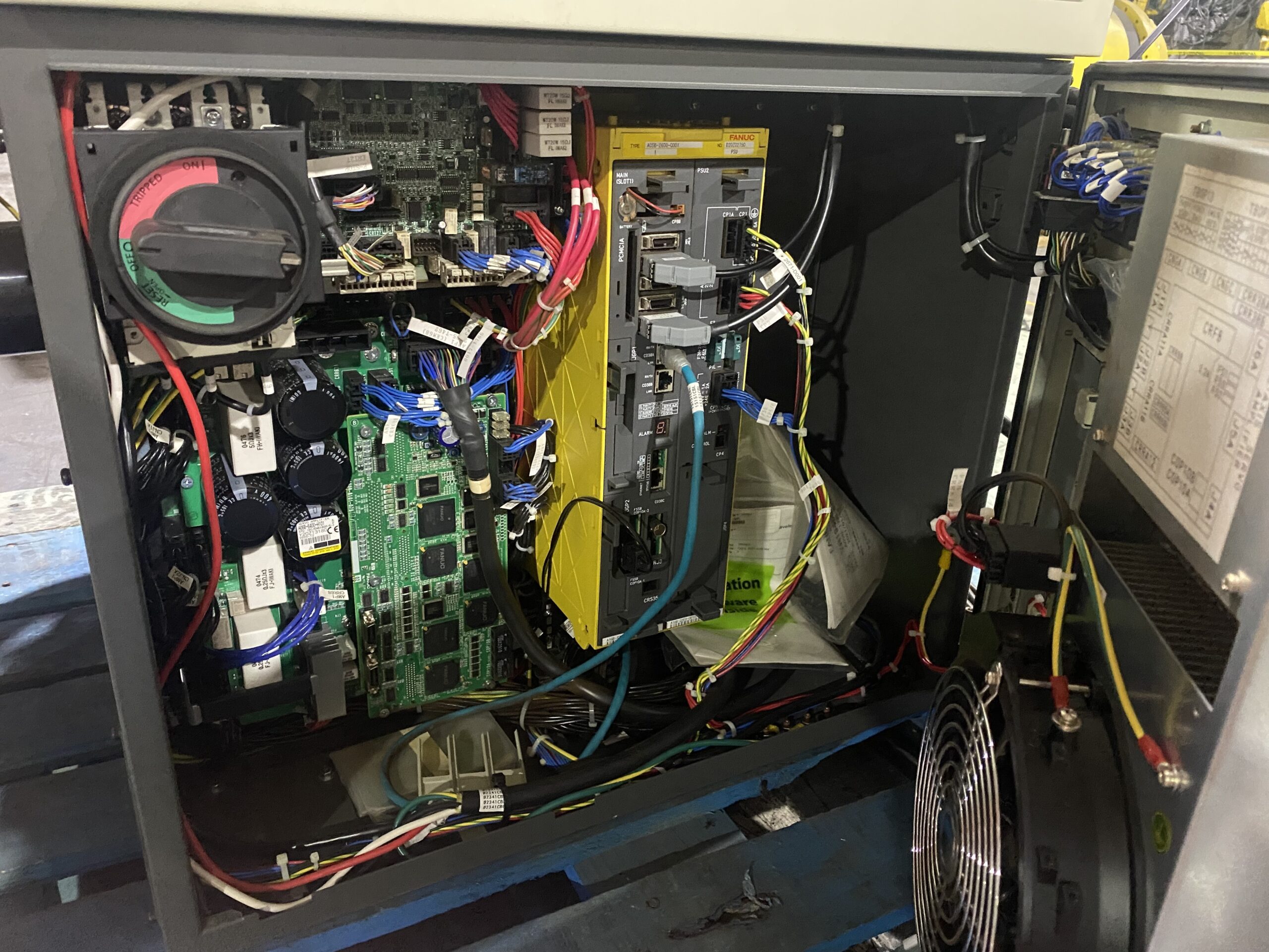 FANUC M‑900iB/360 Robot w/ R‑30iB Plus Controller & LEONI Dress Pack NEW 6