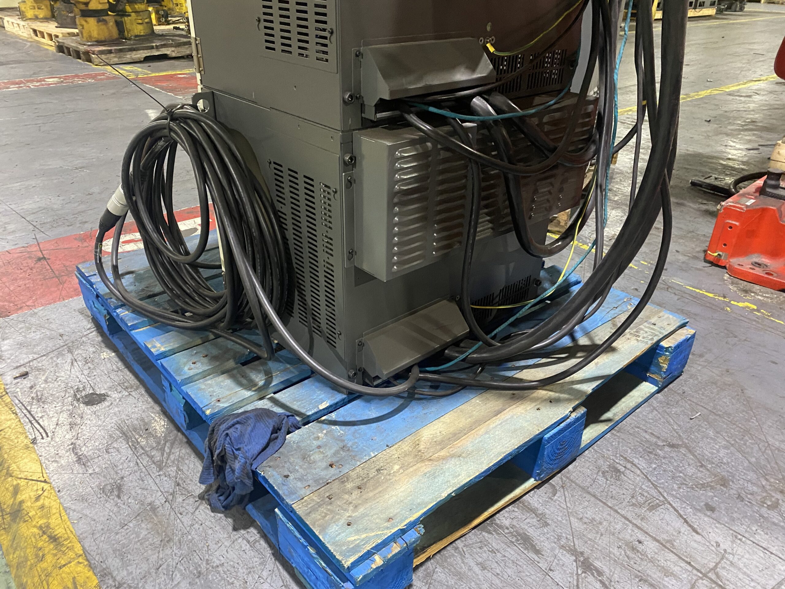 FANUC M‑900iB/360 Robot w/ R‑30iB Plus Controller & LEONI Dress Pack NEW 7