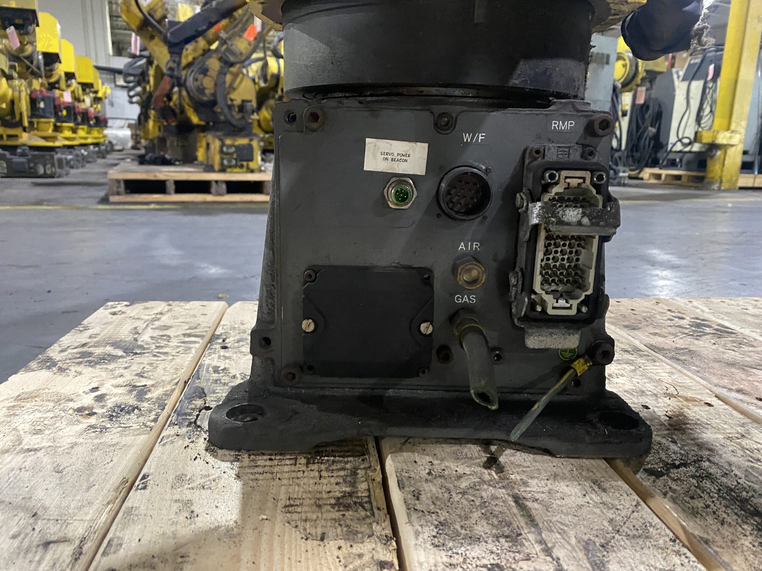 FANUC ArcMate 100iC/6L Complete w/ R‑30iB Cntrls & Lincoln Weld Equip PARTS ONLY 3