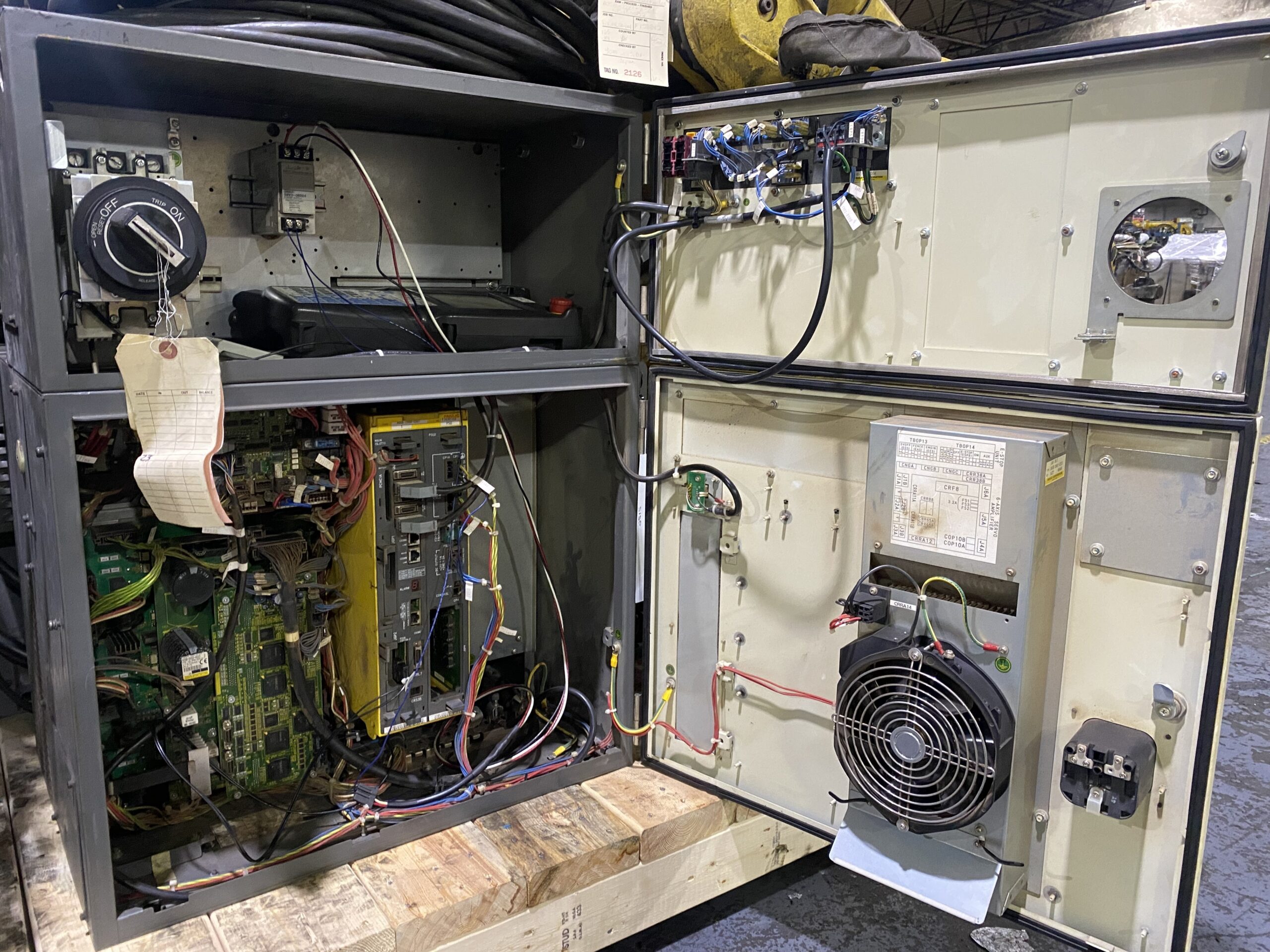 FANUC ArcMate 100iC/6L Complete w/ R‑30iB Cntrls & Lincoln Weld Equip PARTS ONLY 6