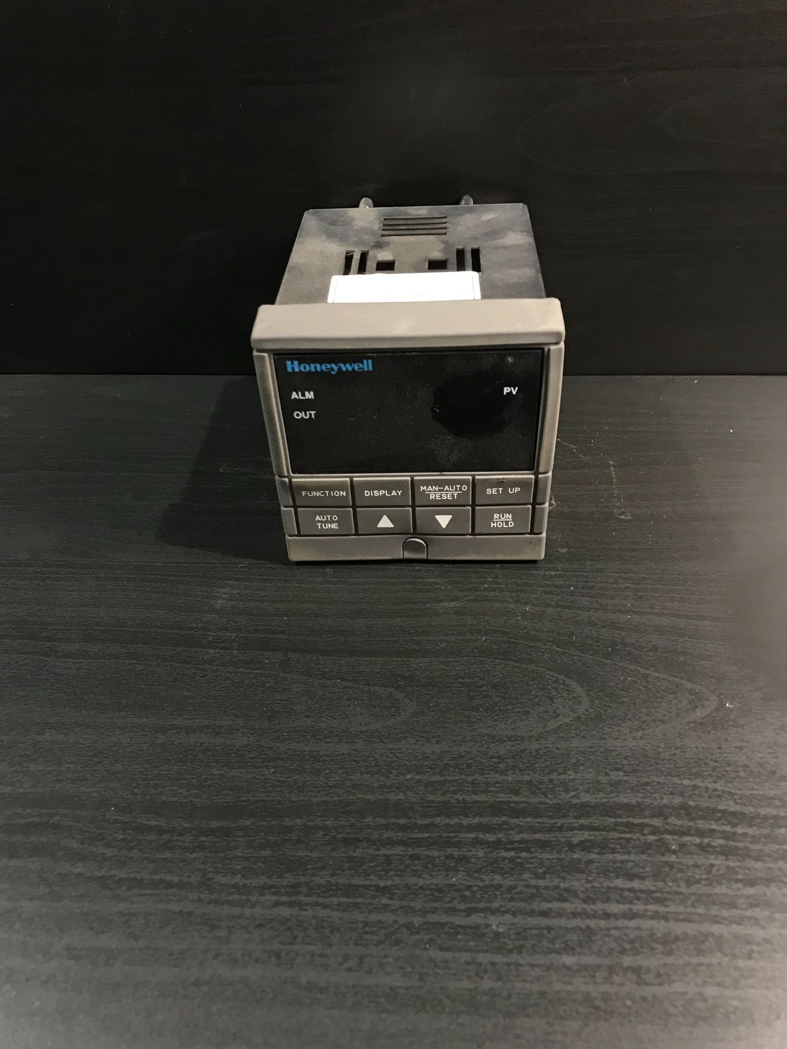 HONEYWELL DC230B‑T0‑00‑10‑0000000‑00‑0 UDC2300 Controller USED 0