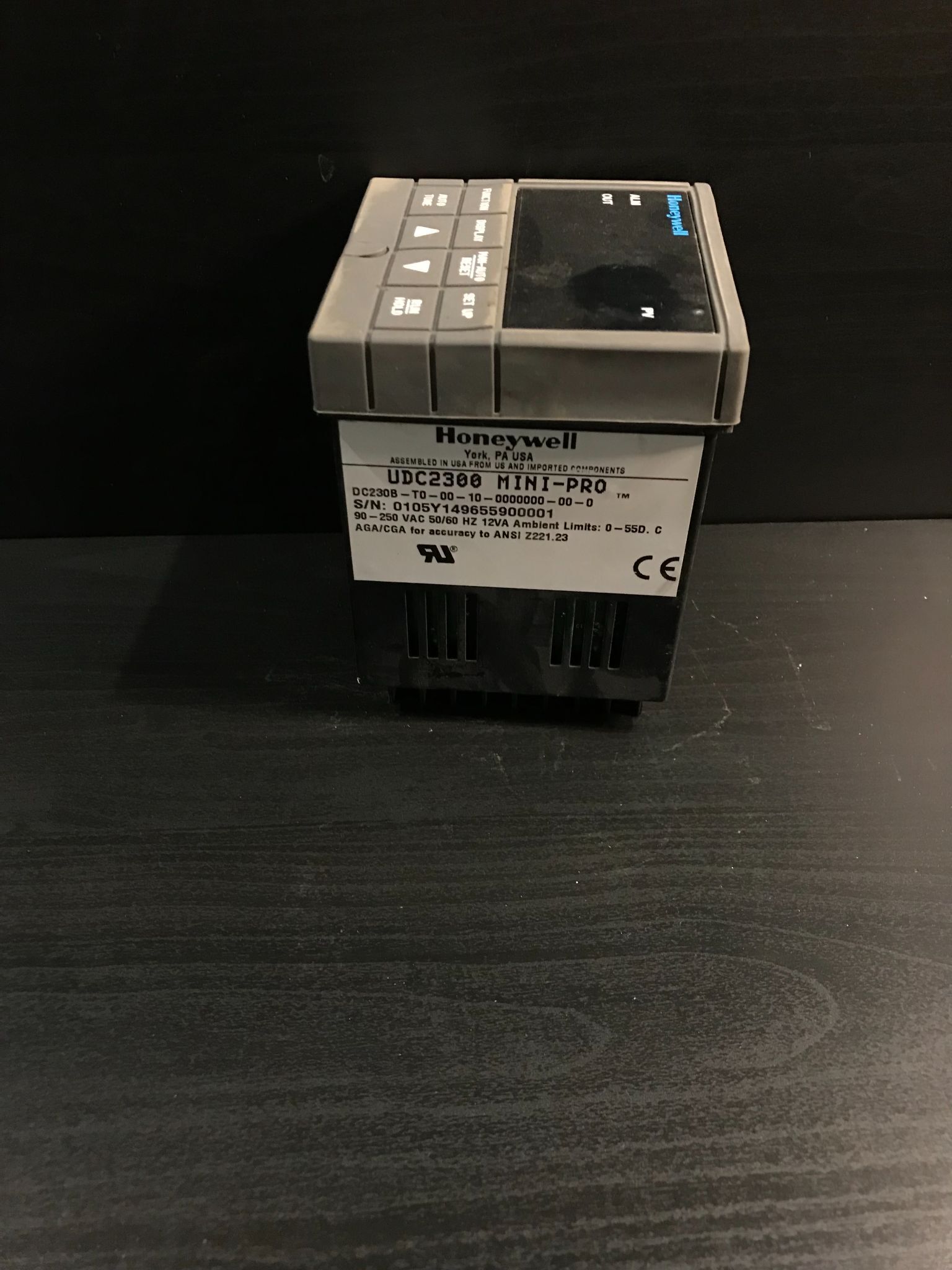 HONEYWELL DC230B‑T0‑00‑10‑0000000‑00‑0 UDC2300 Controller USED 2