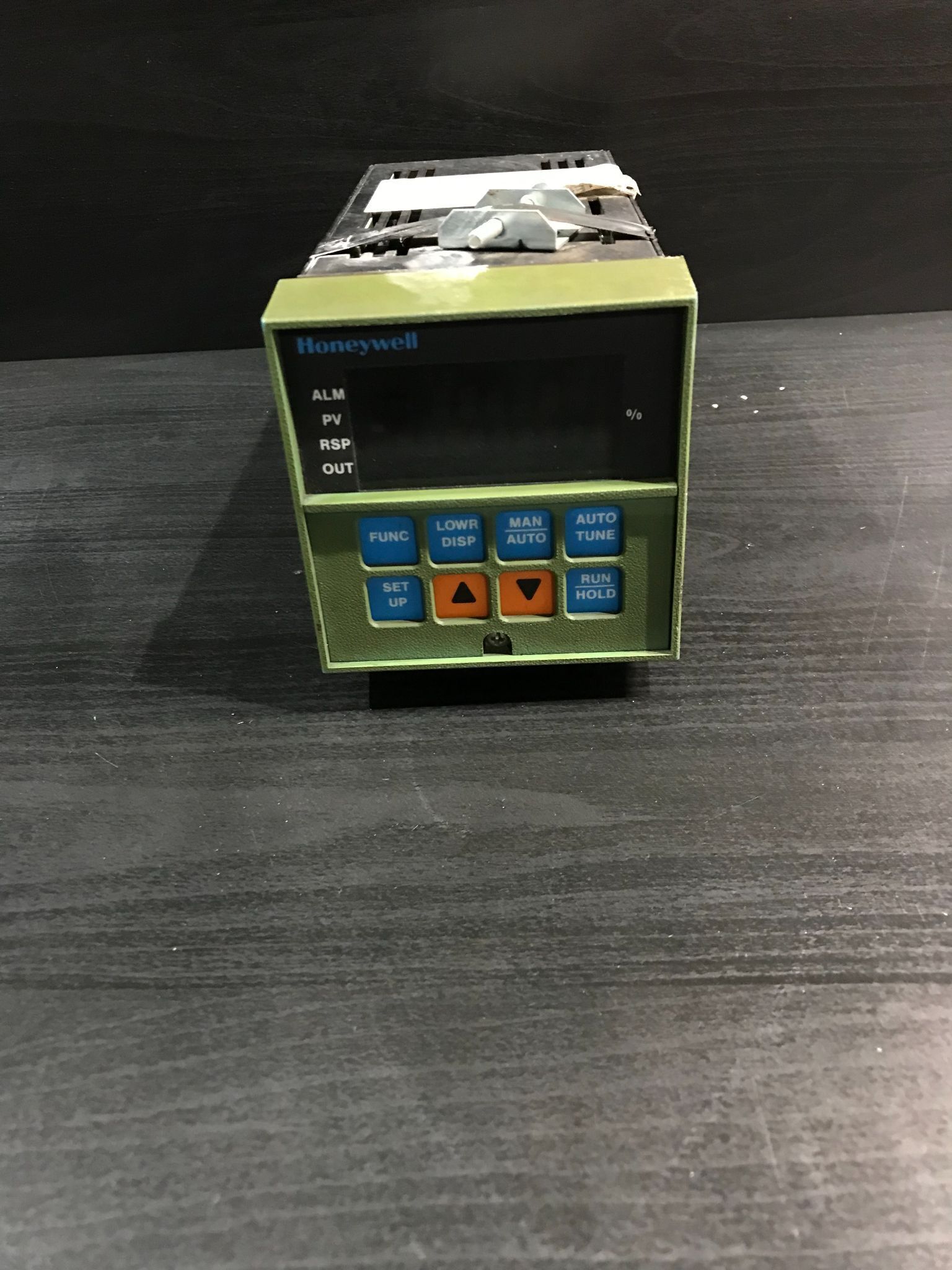 HONEYWELL DC3002‑0‑00B‑1‑00‑0111 Process Controller USED 0