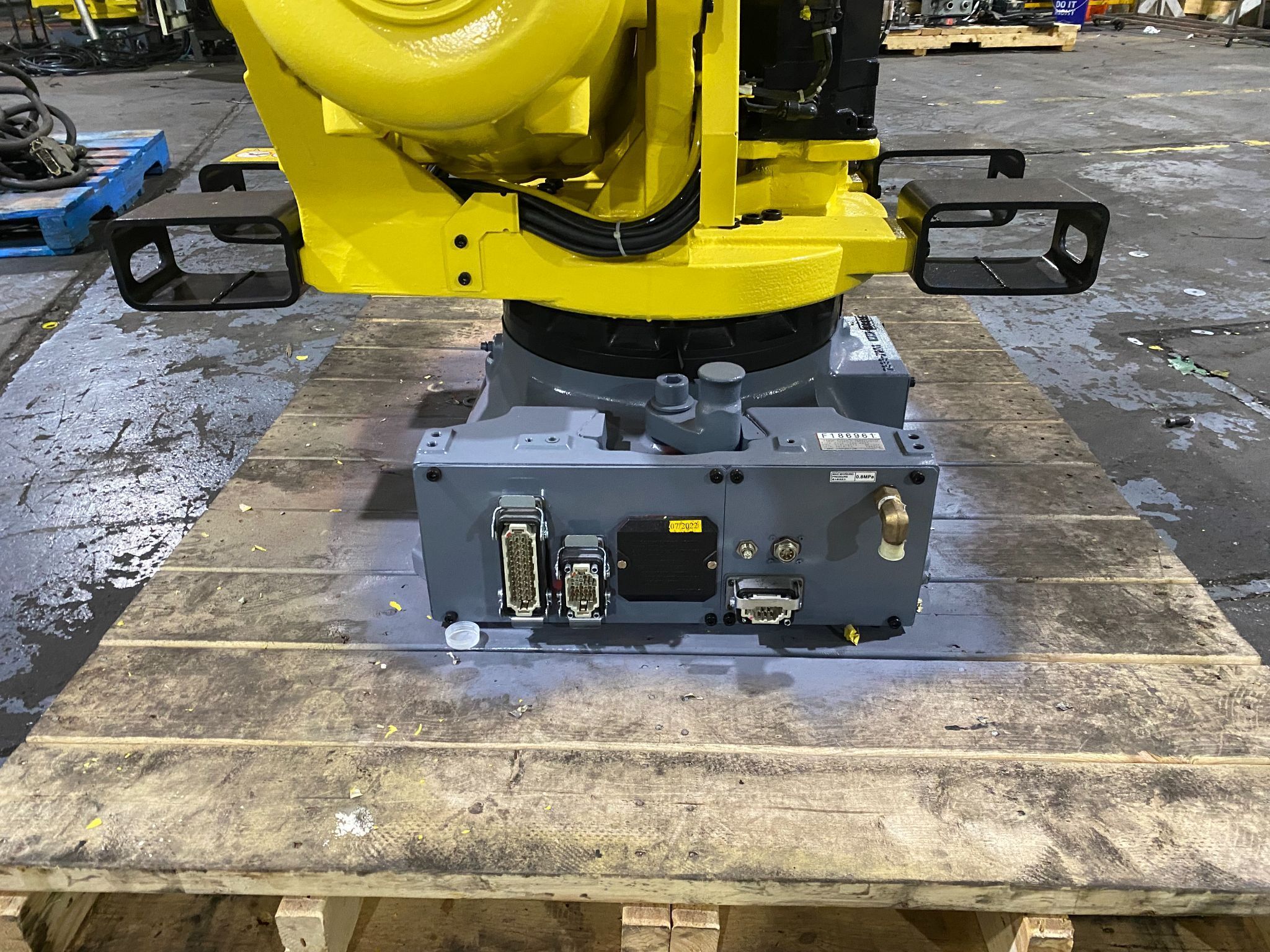 FANUC R-2000iC/210F w/ R-30iB Controls PARTS ONLY - REFURBISHED See Description 2