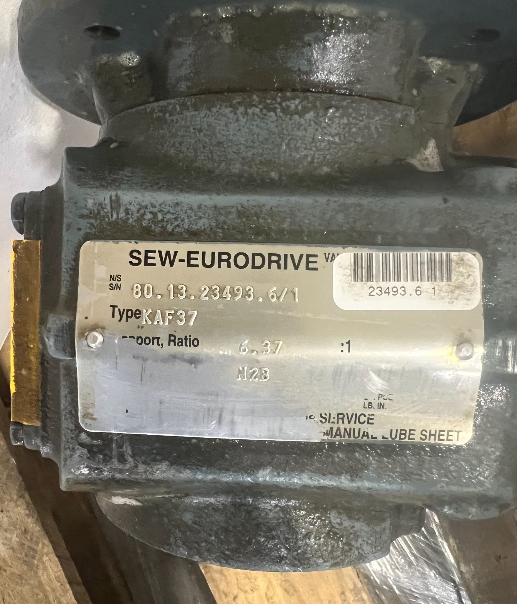 SEW‑EURODRIVE KAF37DT80N4 Gearmotor Assembly USED 1