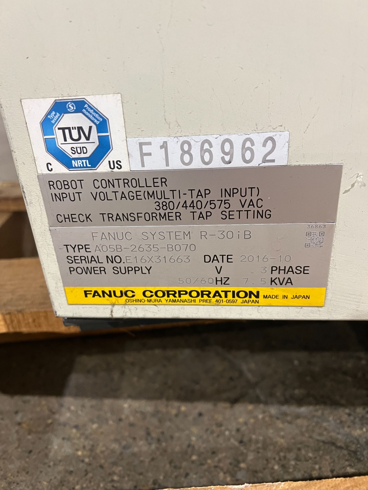 FANUC R-200IC/210F ROBOT W/ R30IB CONTROLLER NO PENDANT USED 5
