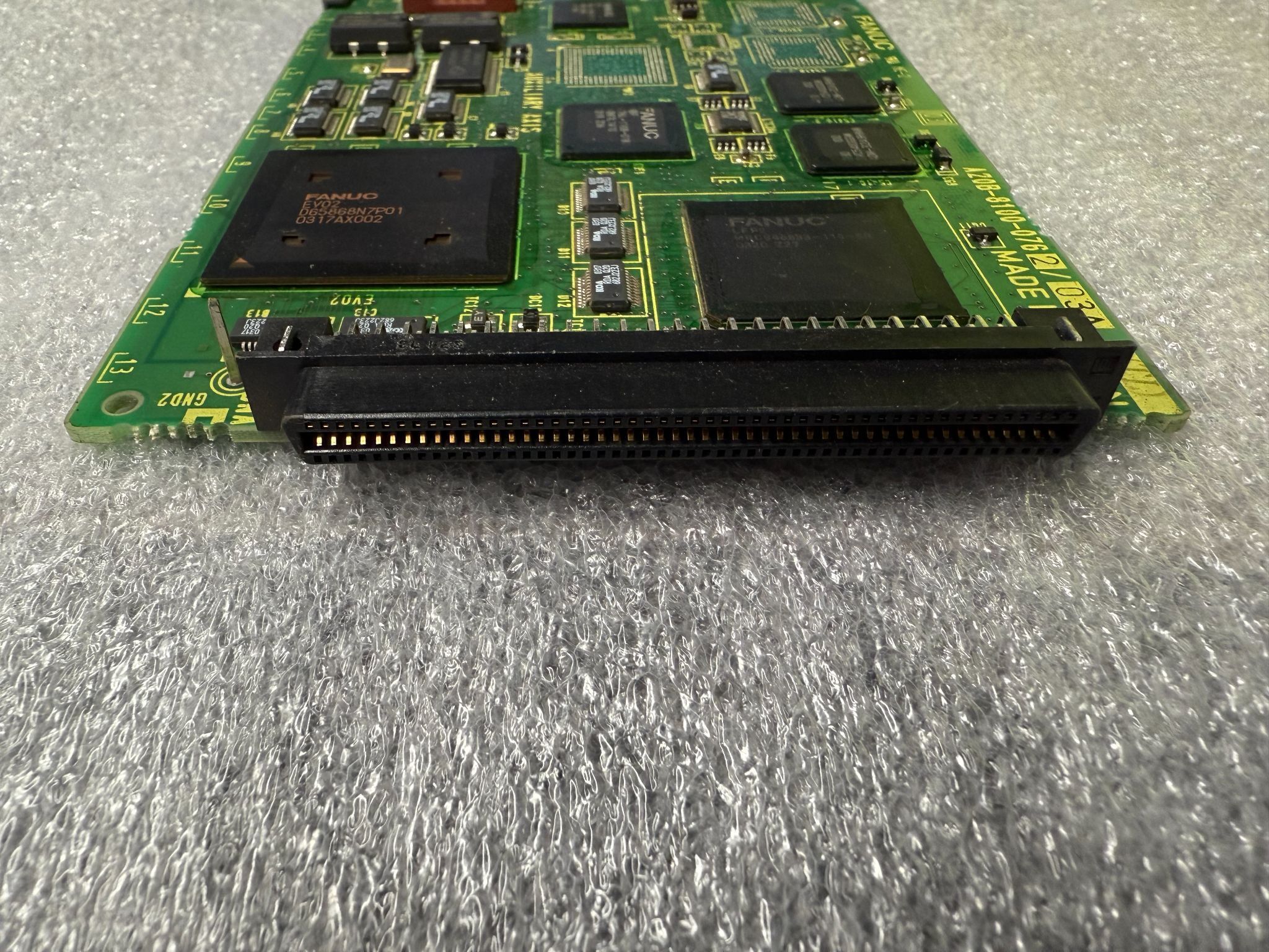 FANUC A20B-8100-0762/03A PCB - Aux Axis Servo Control Board USED 3