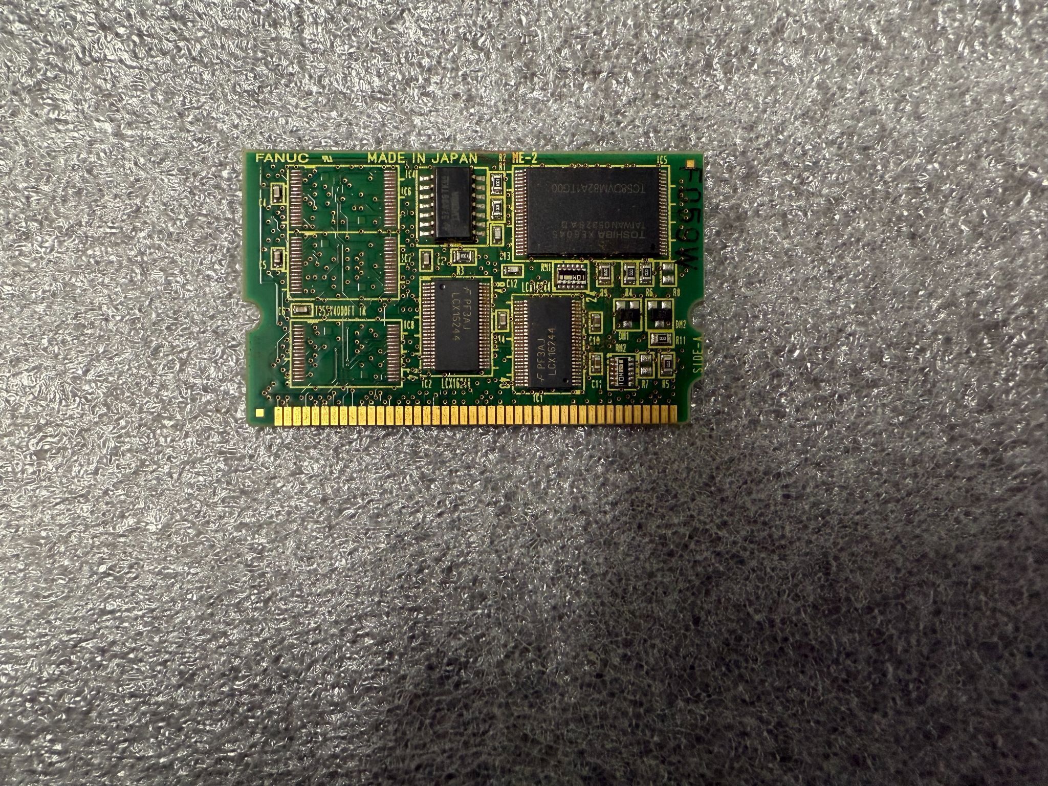 FANUC A20B-3900-0164/04A PCB - 32MB FROM/2MB SRAM R-J3iB Memory Module USED 1