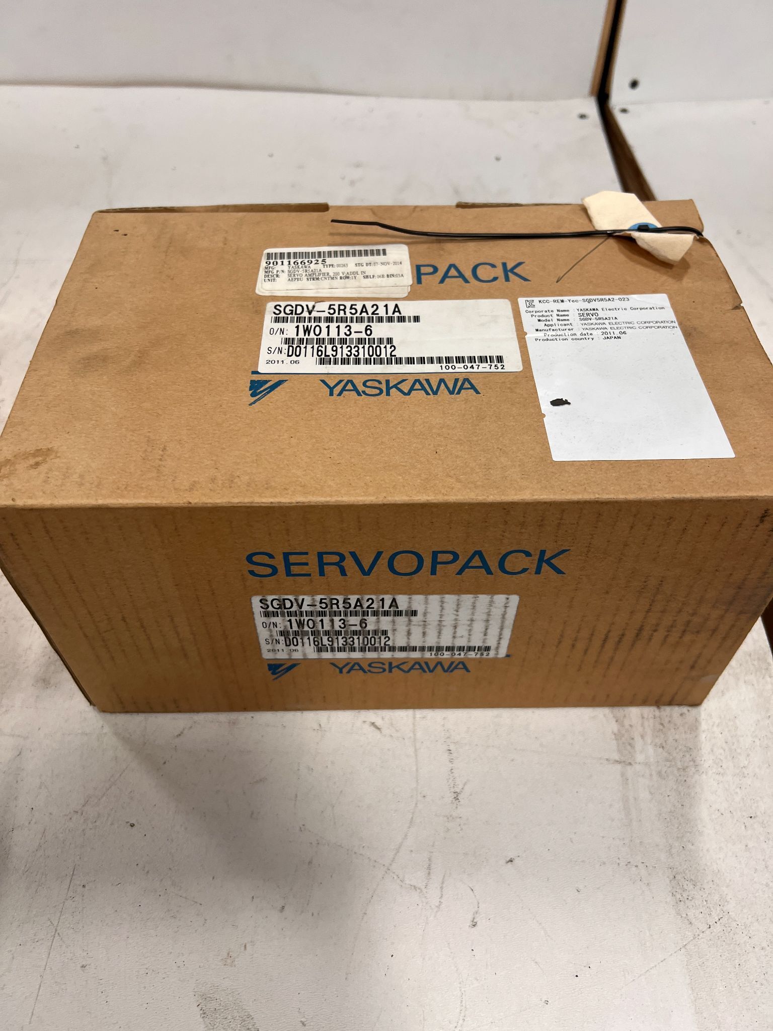 YASKAWA SGDV-5R5A21A SERVO DRIVE NEW WITH BOX 0