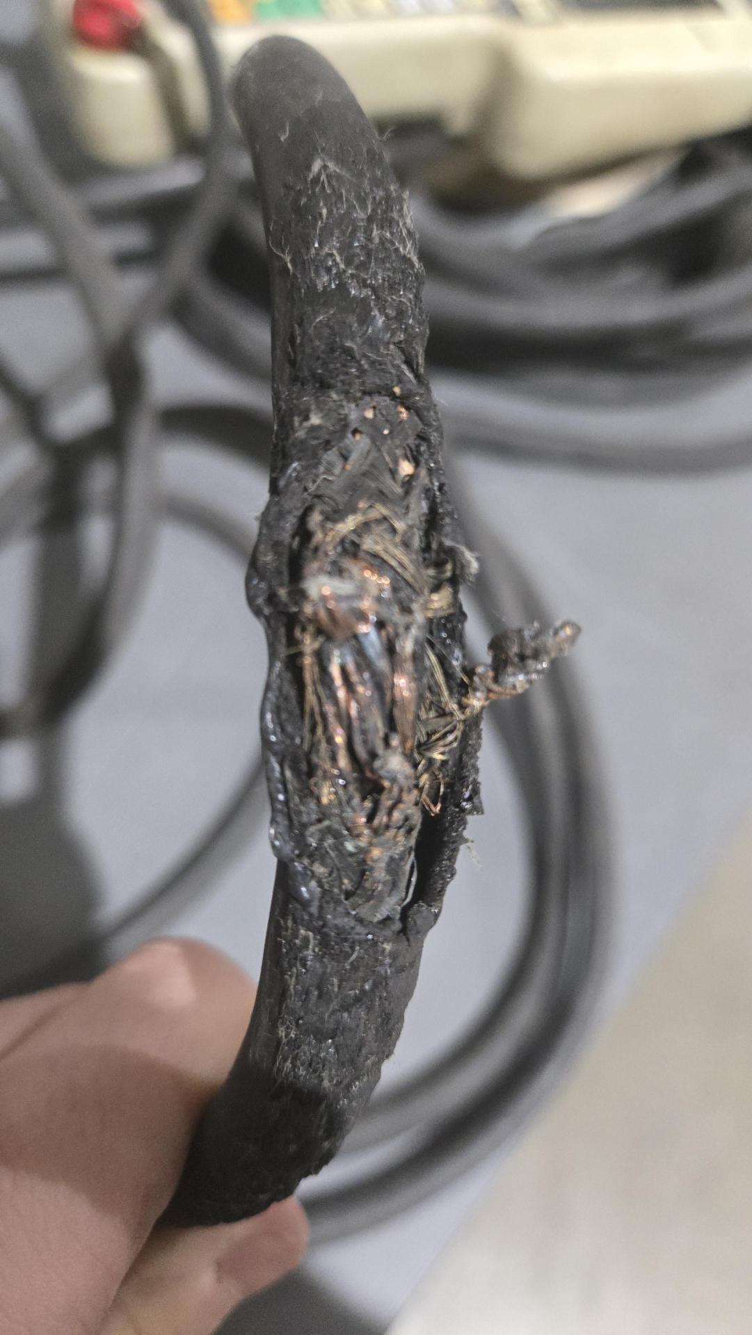 NACHI TEACH PENDANT ROP501 USED - Damaged Cable 2
