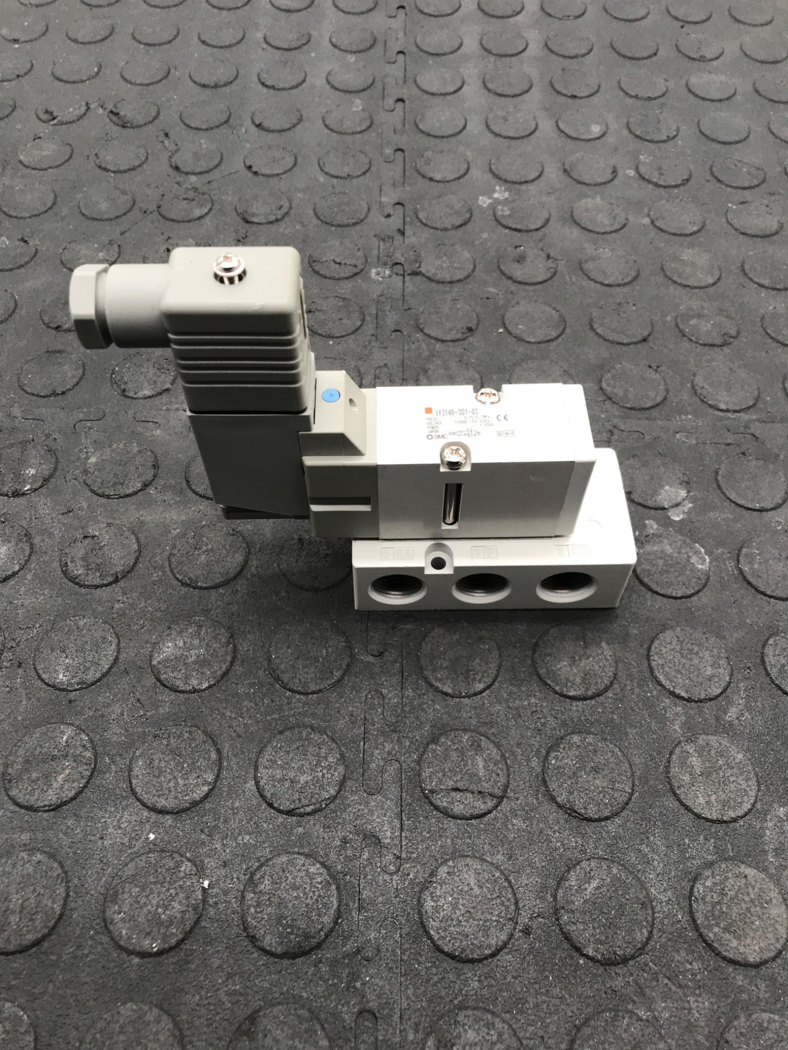 SMC VF3140‑3D1‑03 Pneumatic Solenoid Valve USED 0