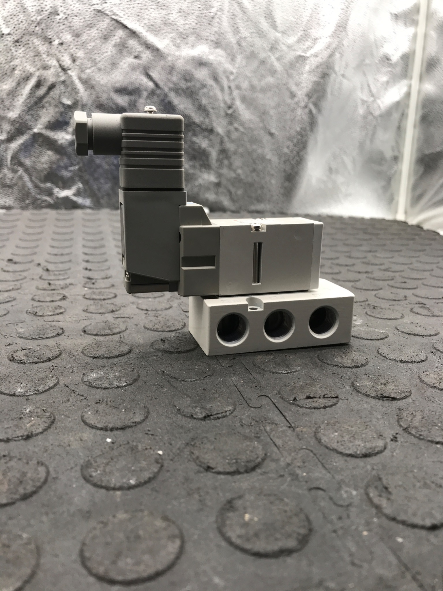 SMC VF3140‑3D1‑03 Pneumatic Solenoid Valve USED 2