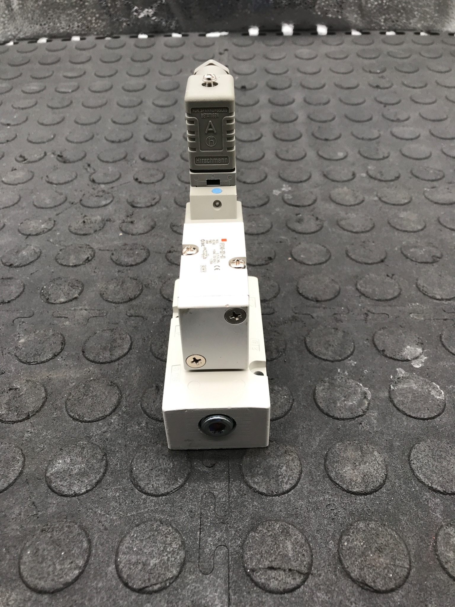 SMC VF3140‑3D1‑03 Pneumatic Solenoid Valve USED 5