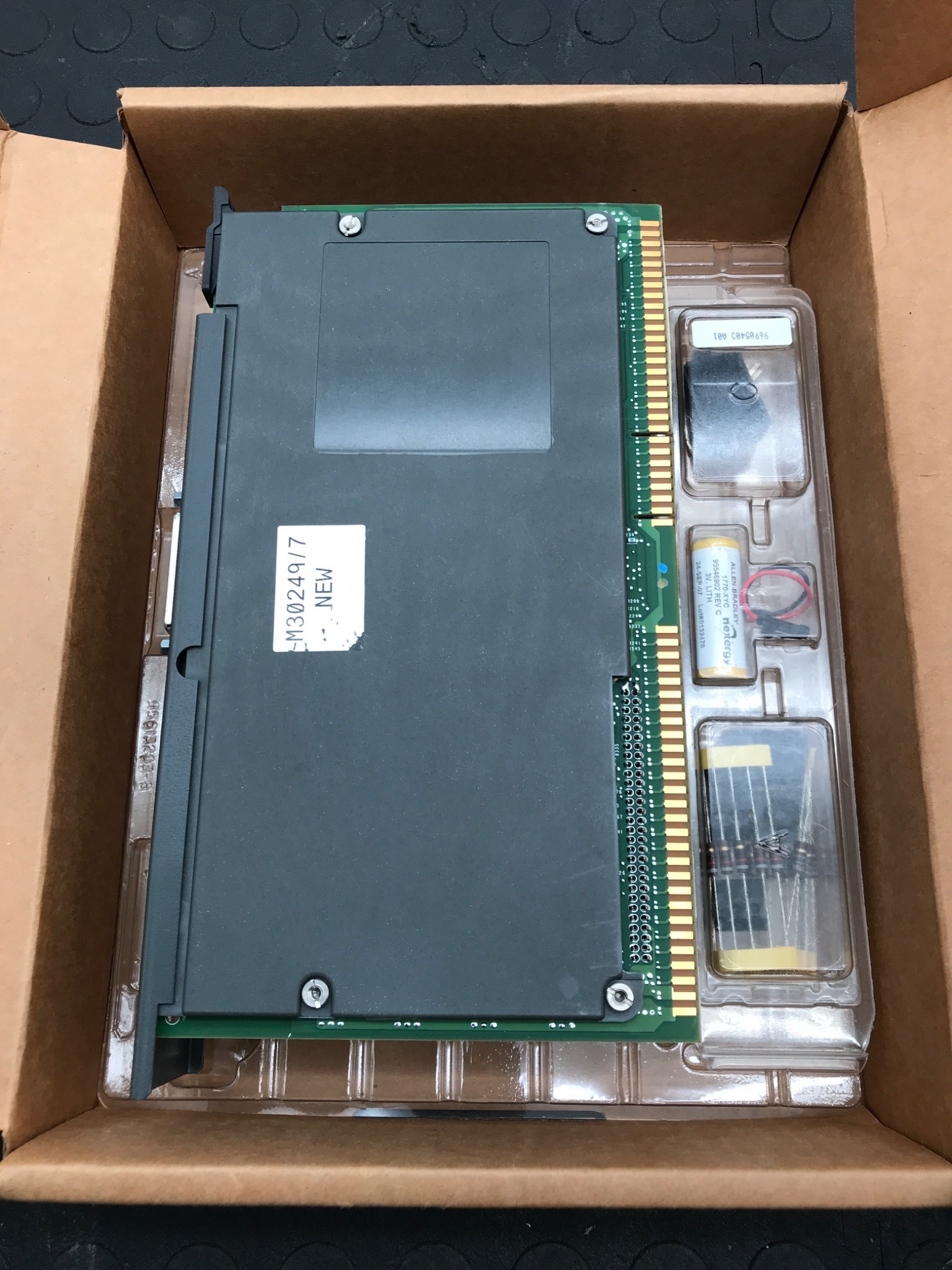 ALLEN‑BRADLEY 1785‑L80B/E Enhanced PLC‑5 Controller NEW 1