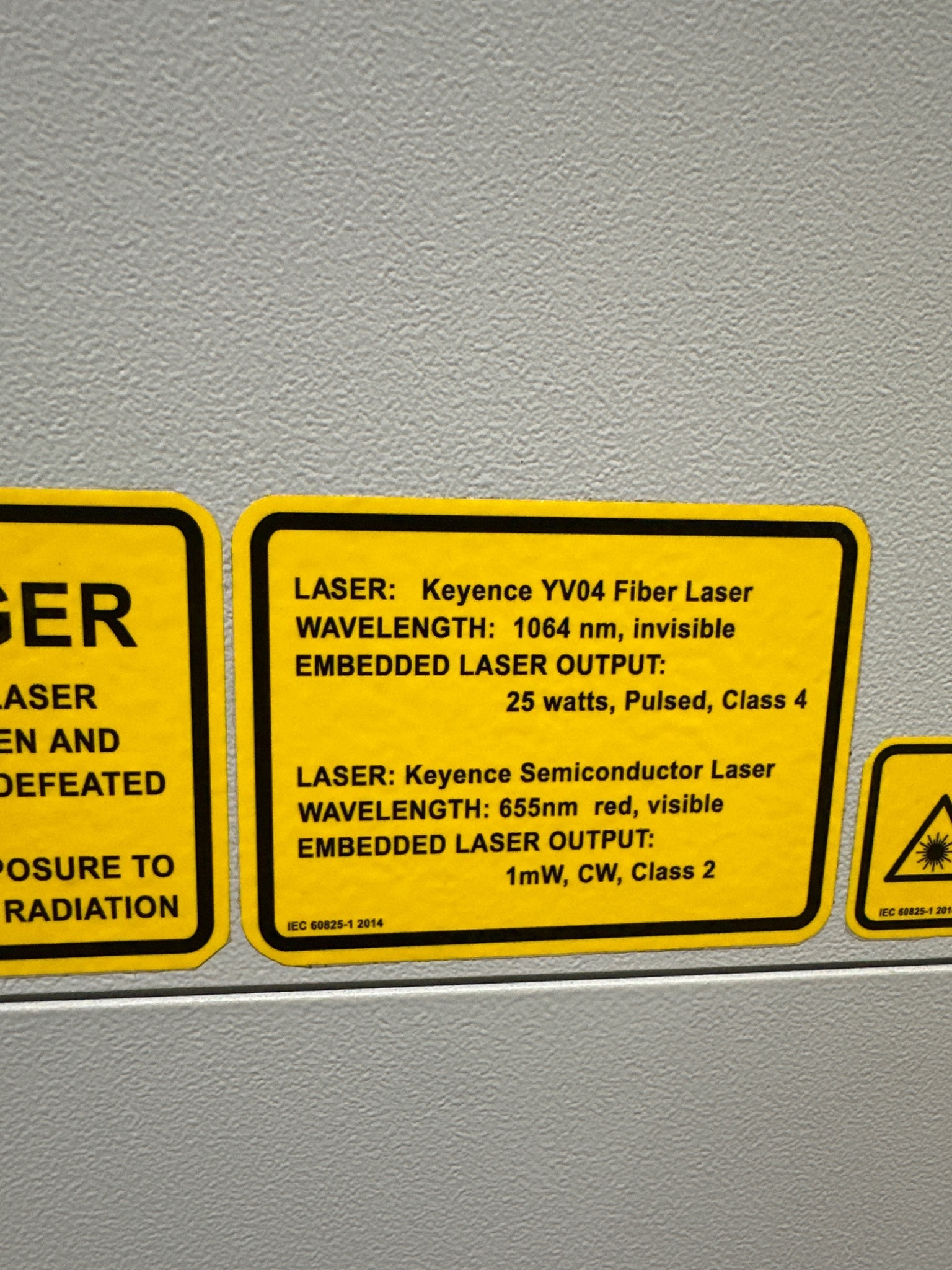 KEYENCE YV04 FIBER LASER CUTTING MACHINE USED 2