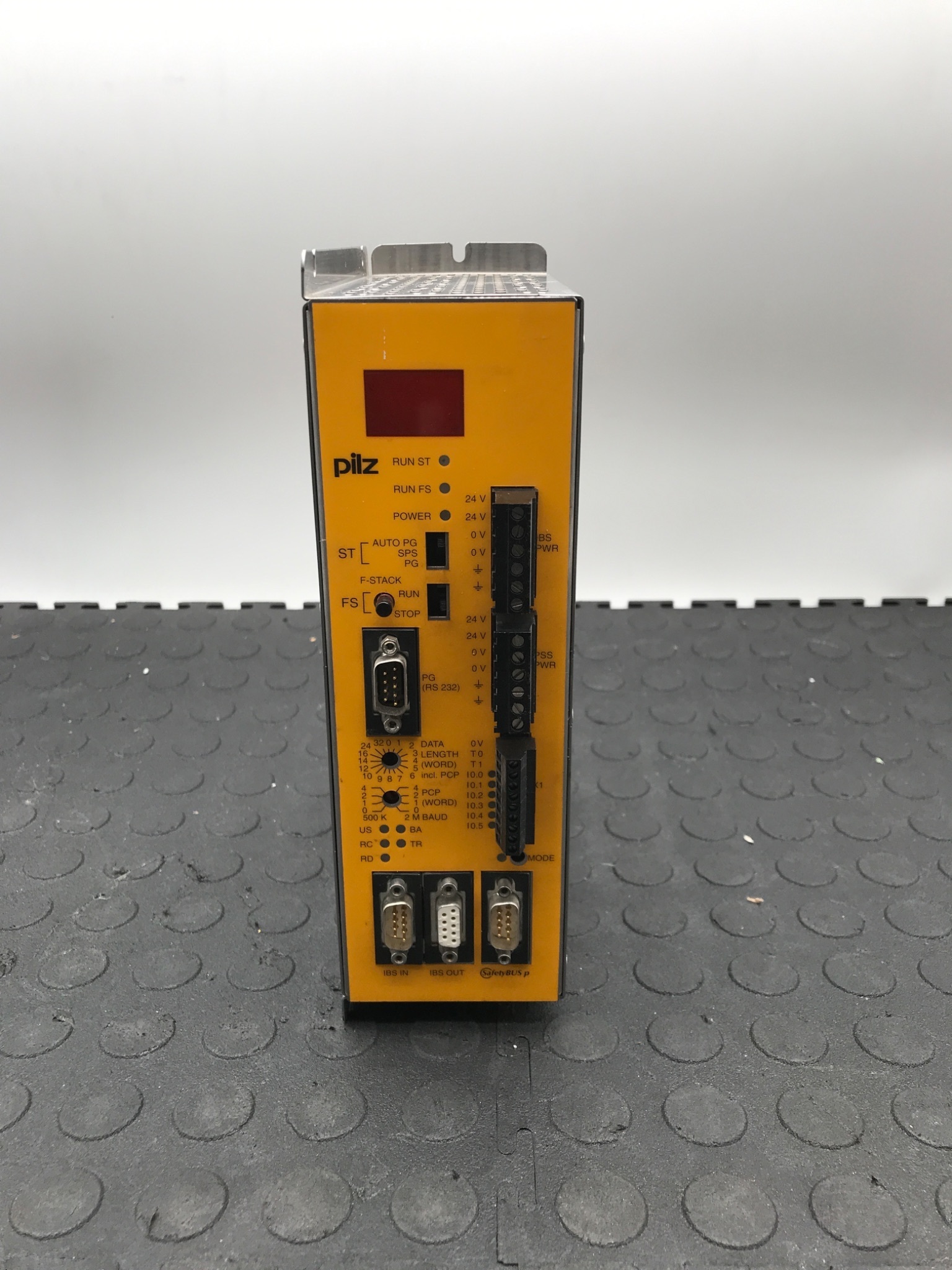 PILZ PSS SB 3006 IBS‑S SafetyBUS‑p System Coupler USED 1