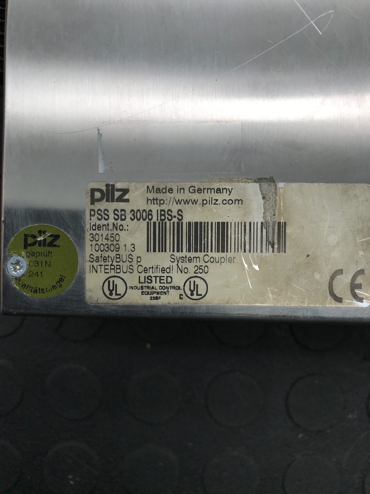 PILZ PSS SB 3006 IBS‑S SafetyBUS‑p System Coupler USED 3
