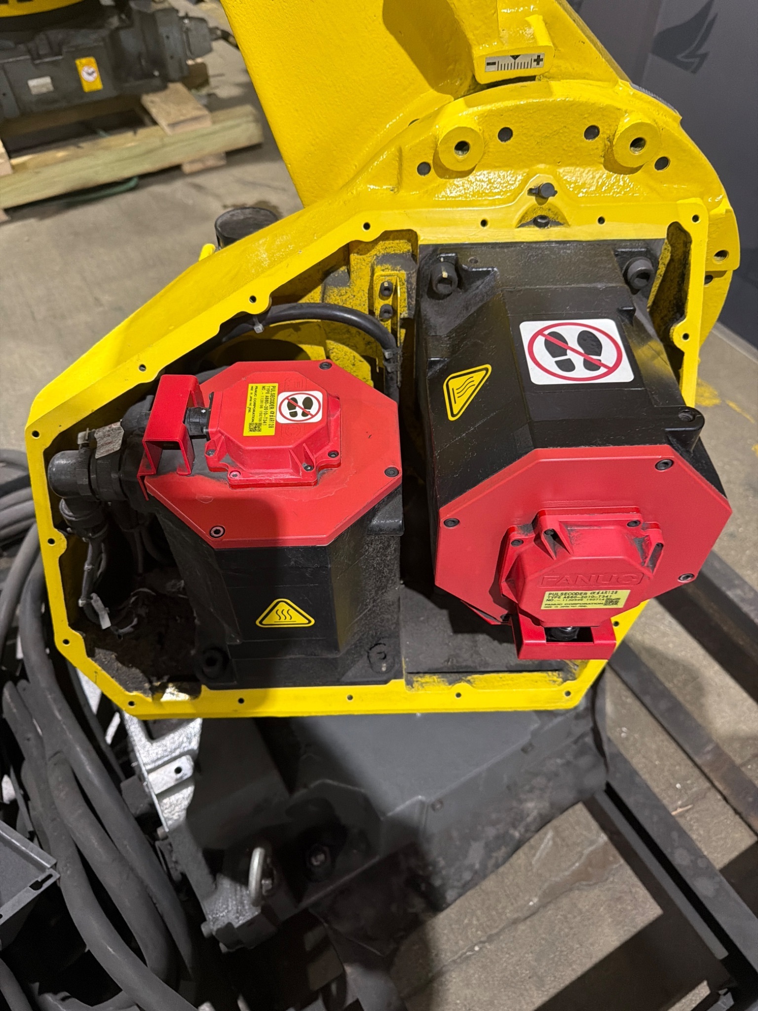FANUC M-710iC/50 Robot Complete w/ R-30IB Controller USED 5